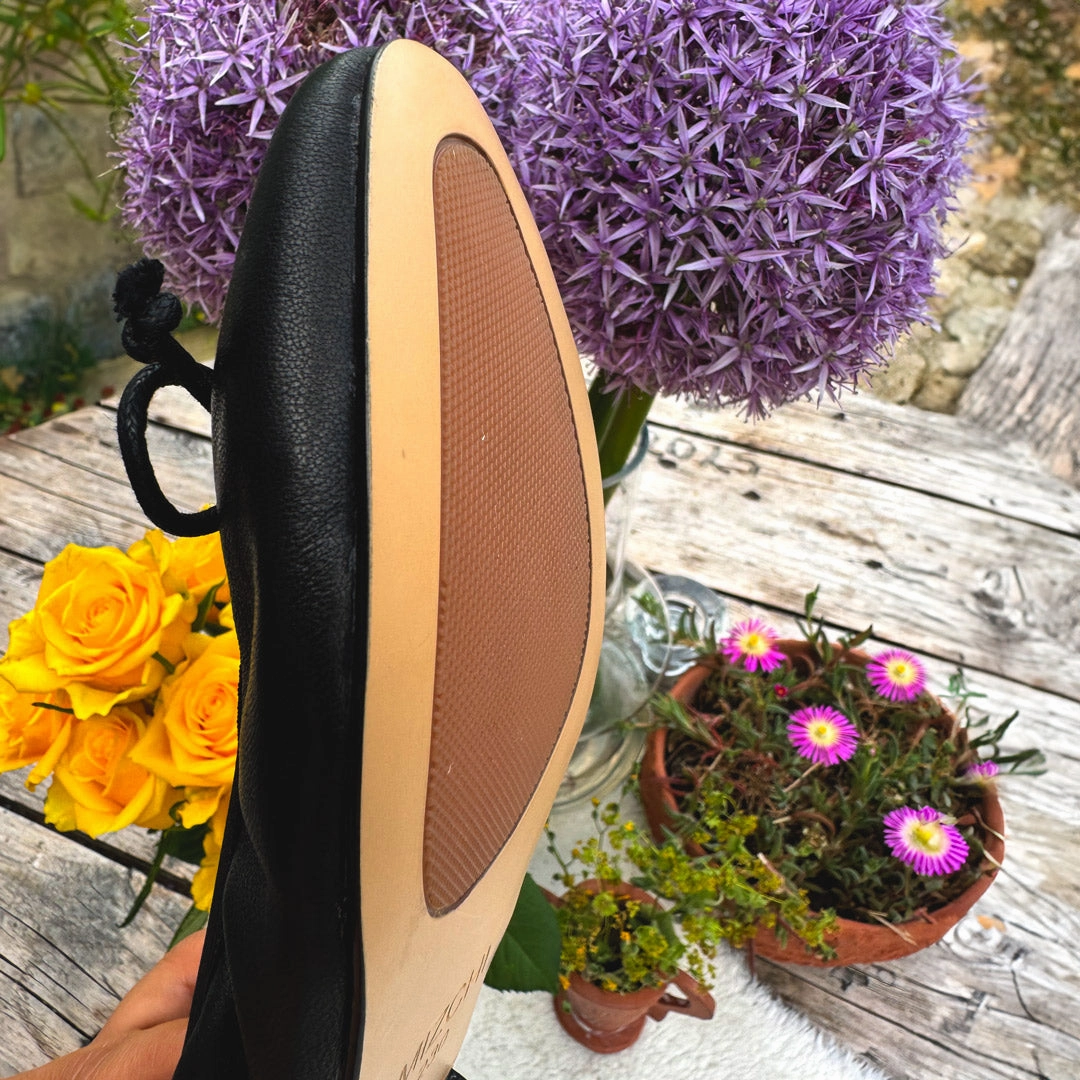 Best Weightlifting Shoes For Flat Feet *ANAIS - black soft leather ballet pump