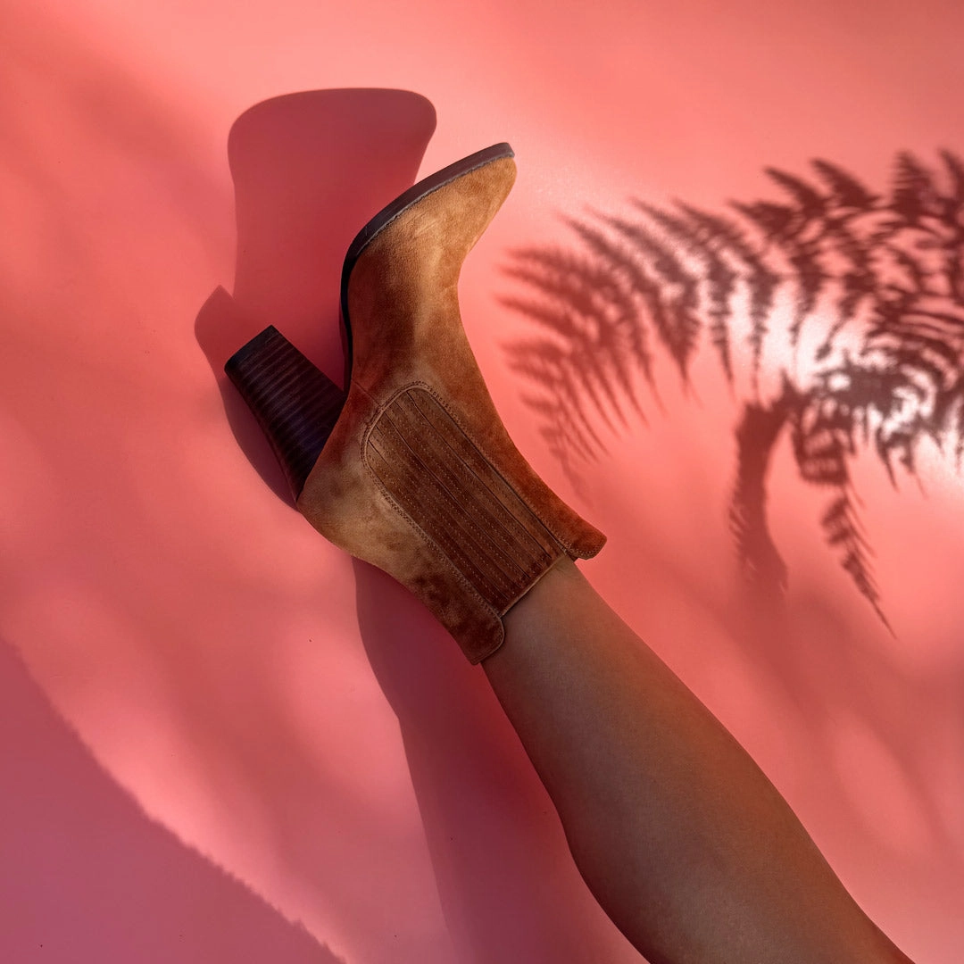 *JENNY BROWN - suede cowboy boots