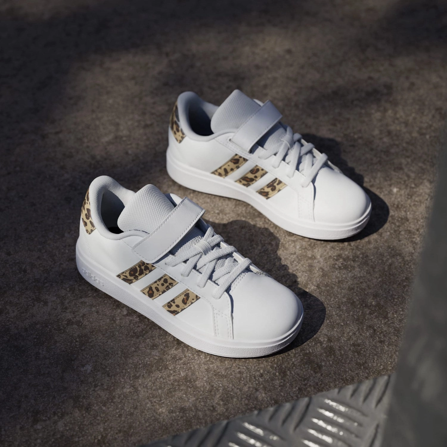 adidas Originals Ftwr White/Magic Beige/Matte Gold Grand Court 2.0 El C Sneakers 90 Sneakers
