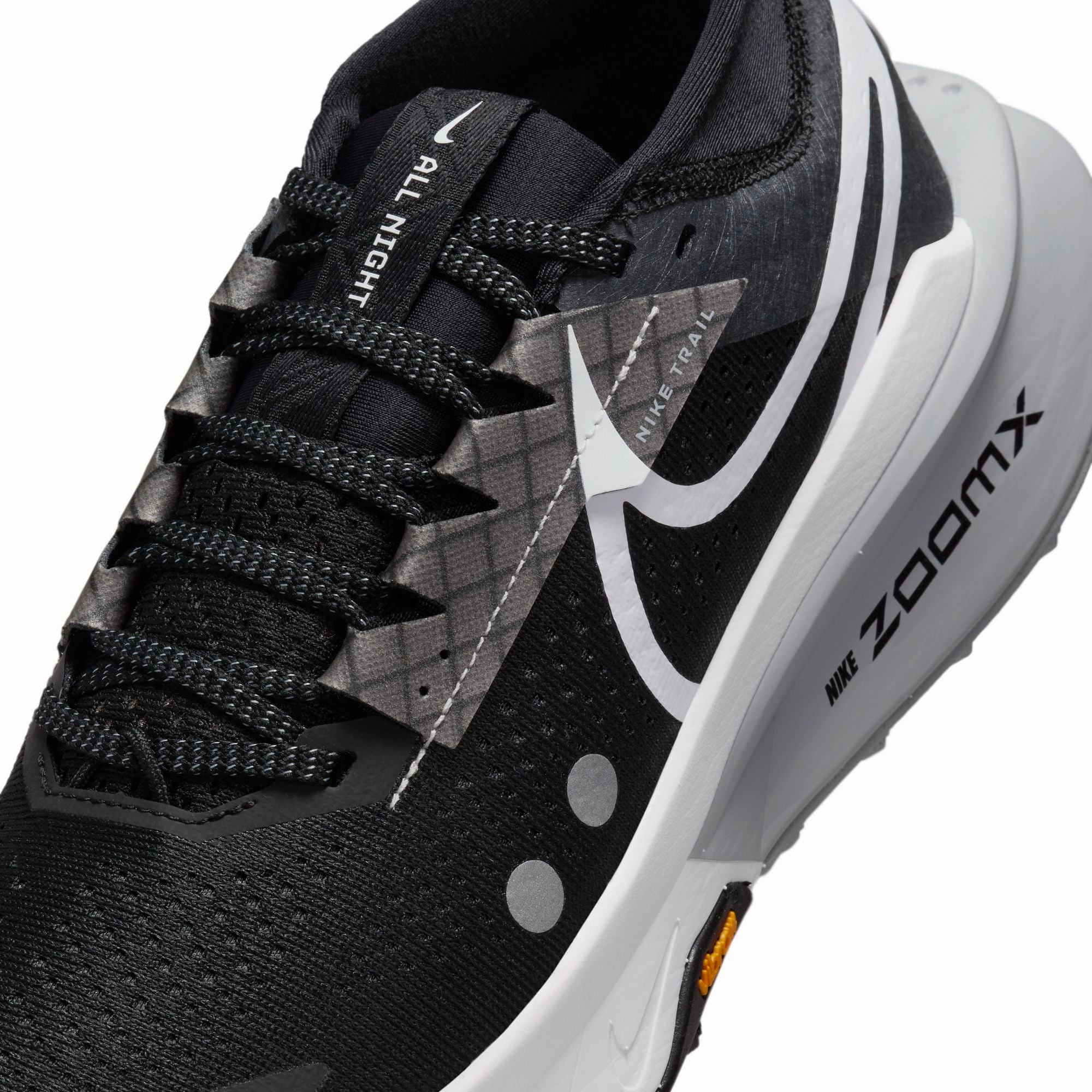 Nike Women's Zegama Trail 2