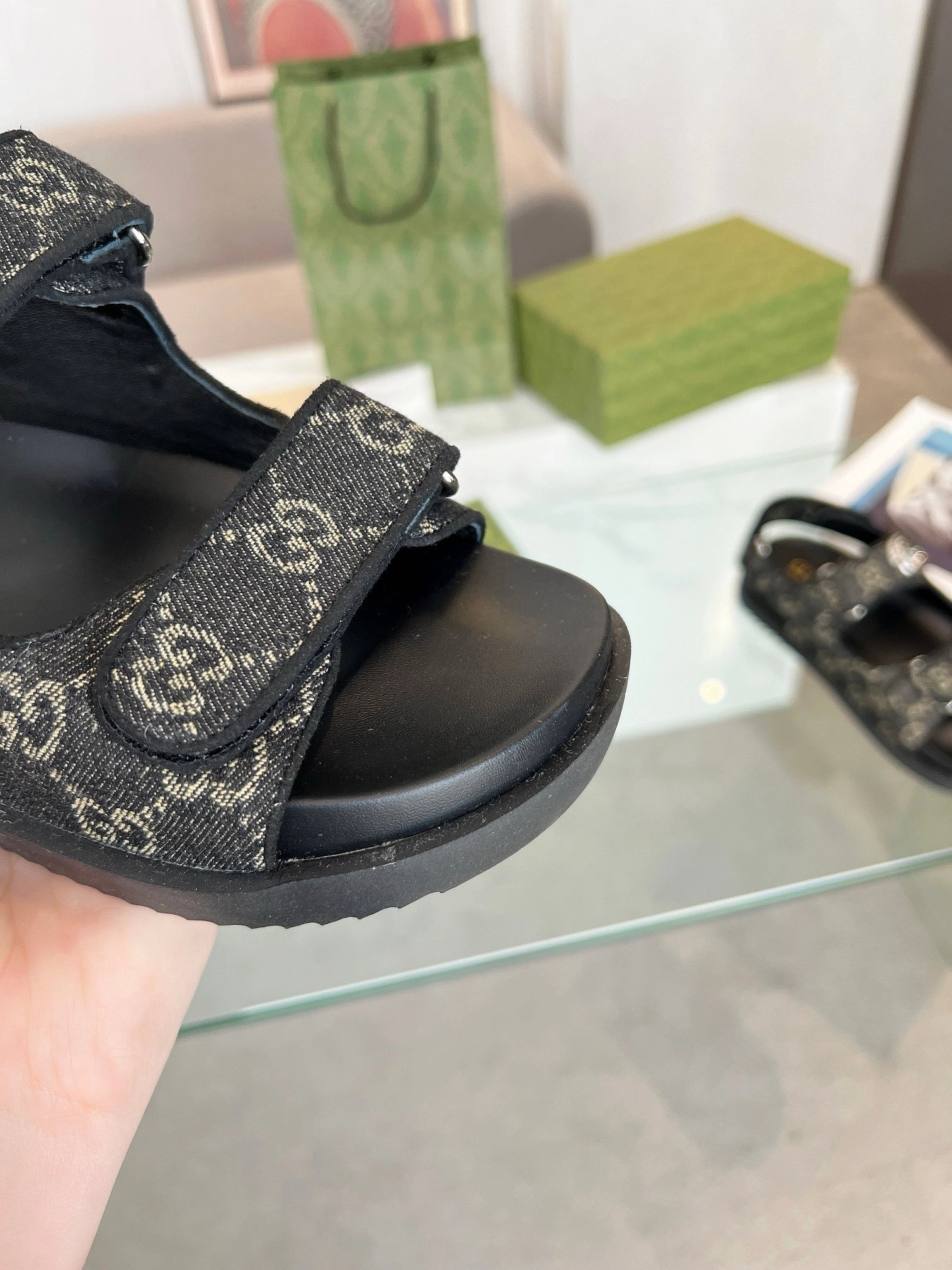 Best Training Shoes For Wide Flat Feet SE1338 Women's Double G Sandal / Size5-11