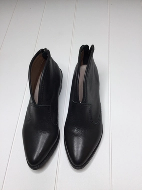 Boots Ankle Heels By All Black Size: 5 Slim Fit Ankle Boots