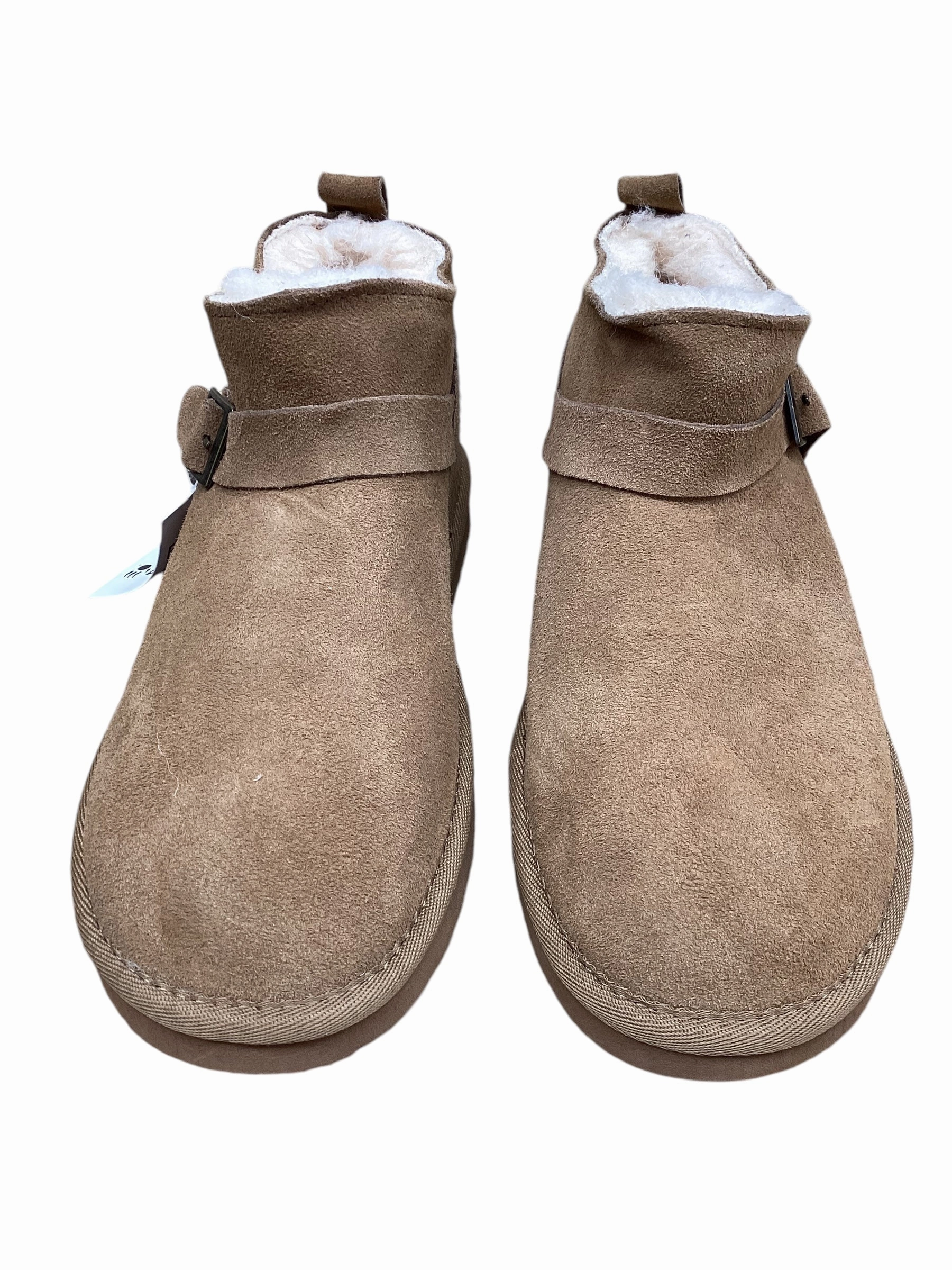 High Heel Pointed Toe Ankle Boots Boots Ankle Flats By Bearpaw In Brown, Size: 7