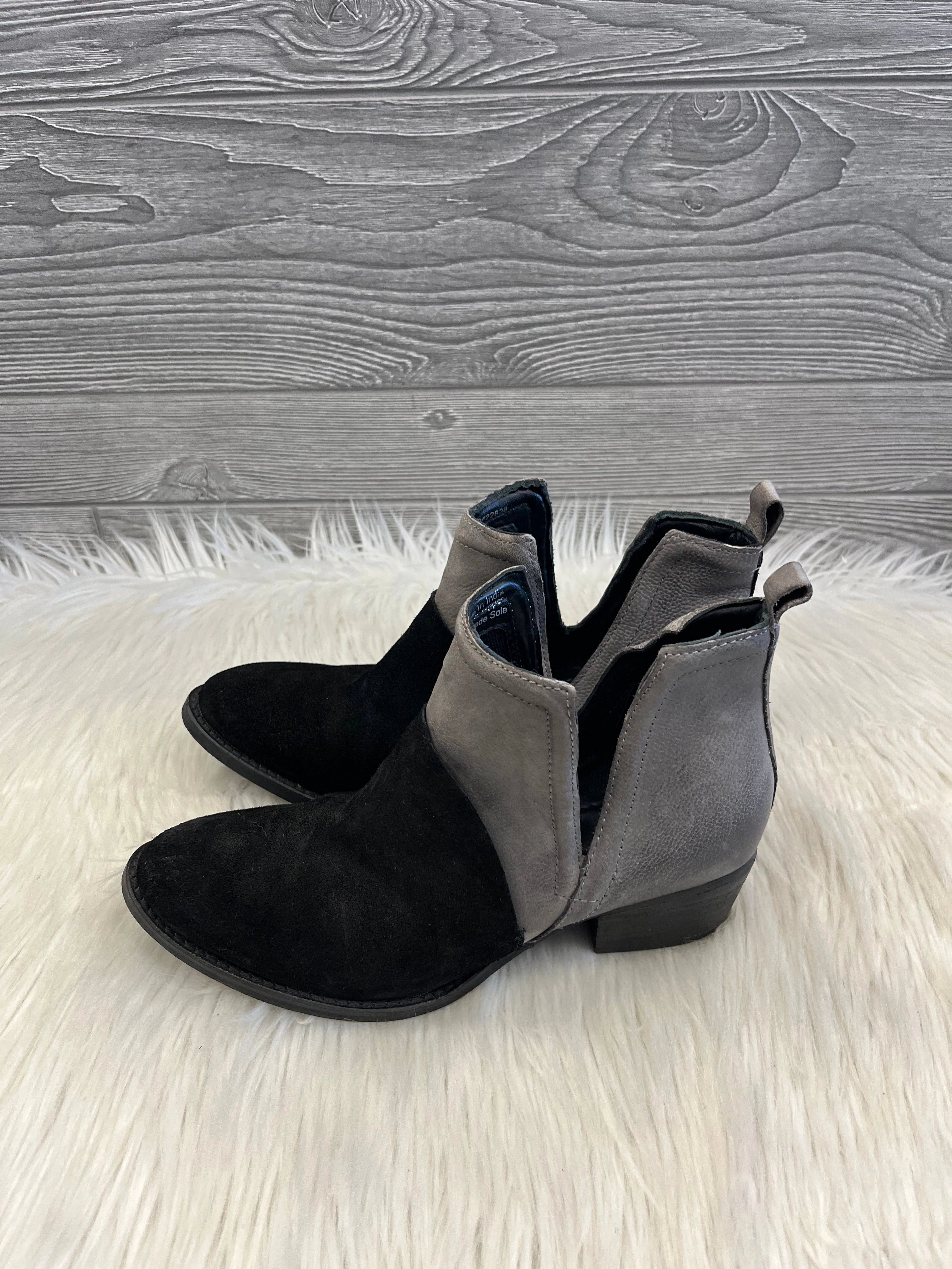 Boots Ankle Flats By Clothes Mentor In Black, Size: 8.5 High Shaft Ankle Boots