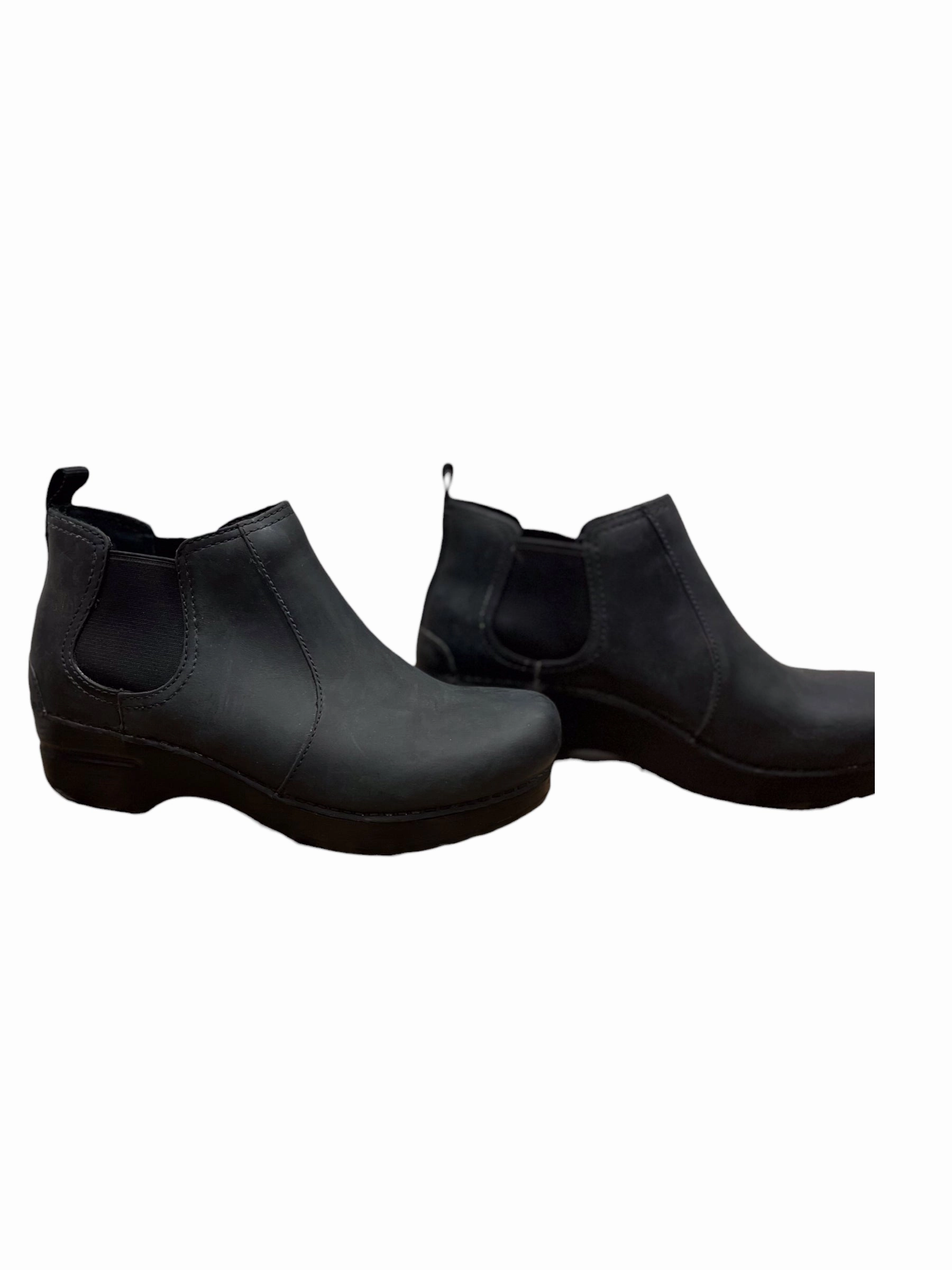 Dazie Ankle Boots Boots Ankle Flats By Dansko  Size: 7.5