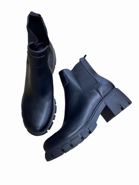 Pointed Block Heel Ankle Boots Boots Ankle Flats By Guess  Size: 9.5