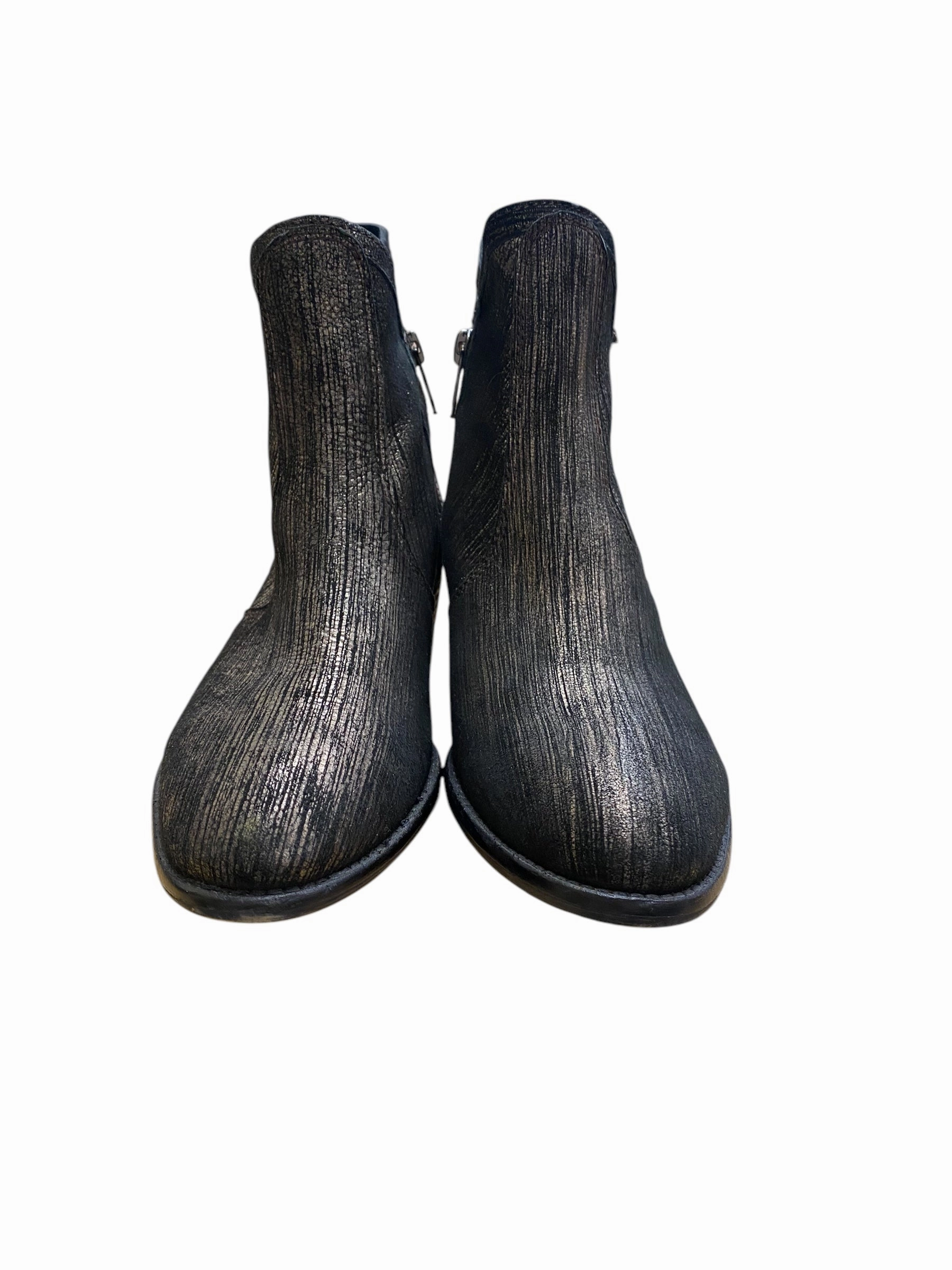 Boots Ankle Flats By Seychelles In Bronze, Size: 6 Flat Skinny Ankle Boots