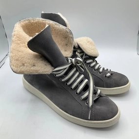 Irregular Choice Ankle Boots Boots Ankle Flats By Ugg In Grey, Size: 8