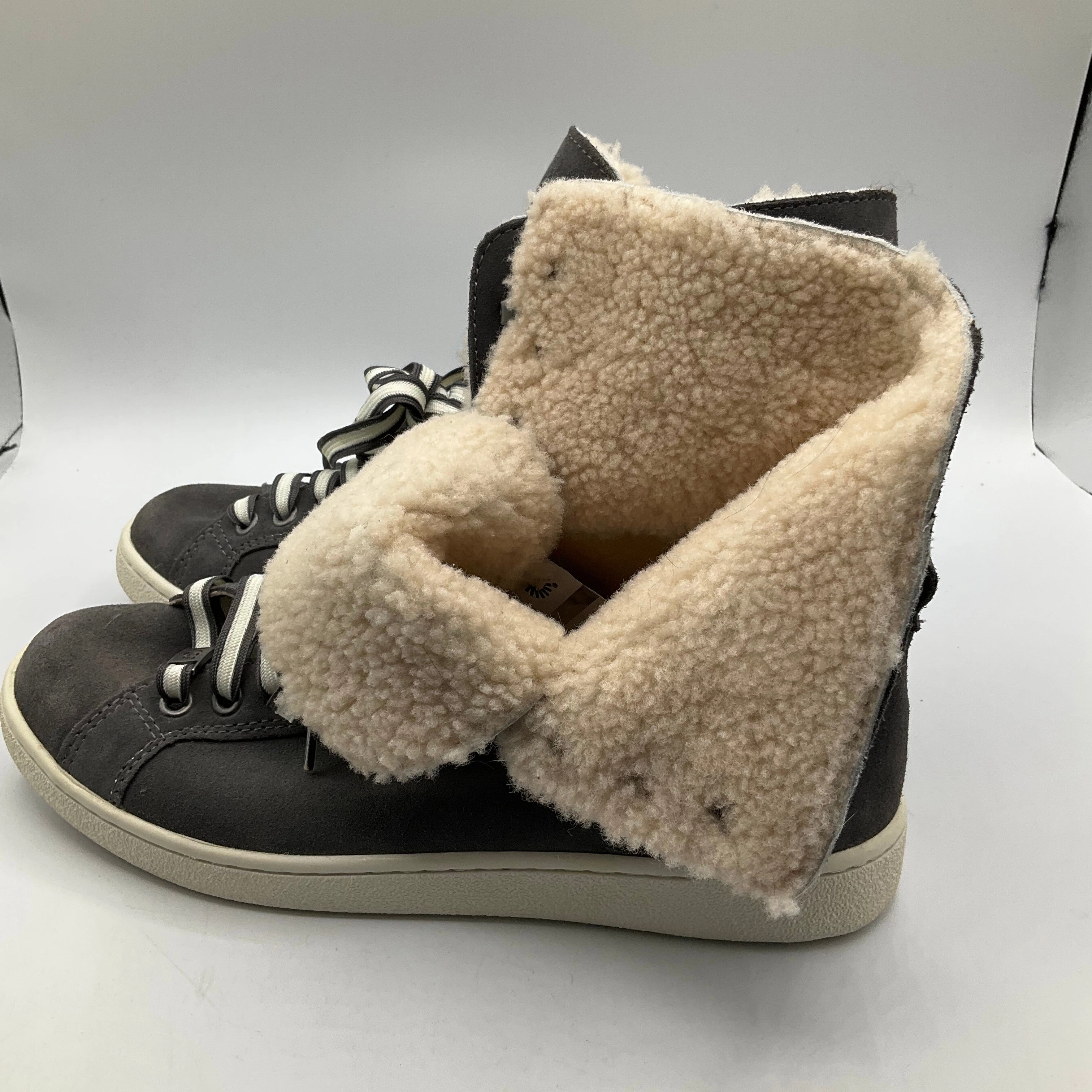 Boots Ankle Flats By Ugg In Grey, Size: 8 Leather Chelsea Ankle Boots