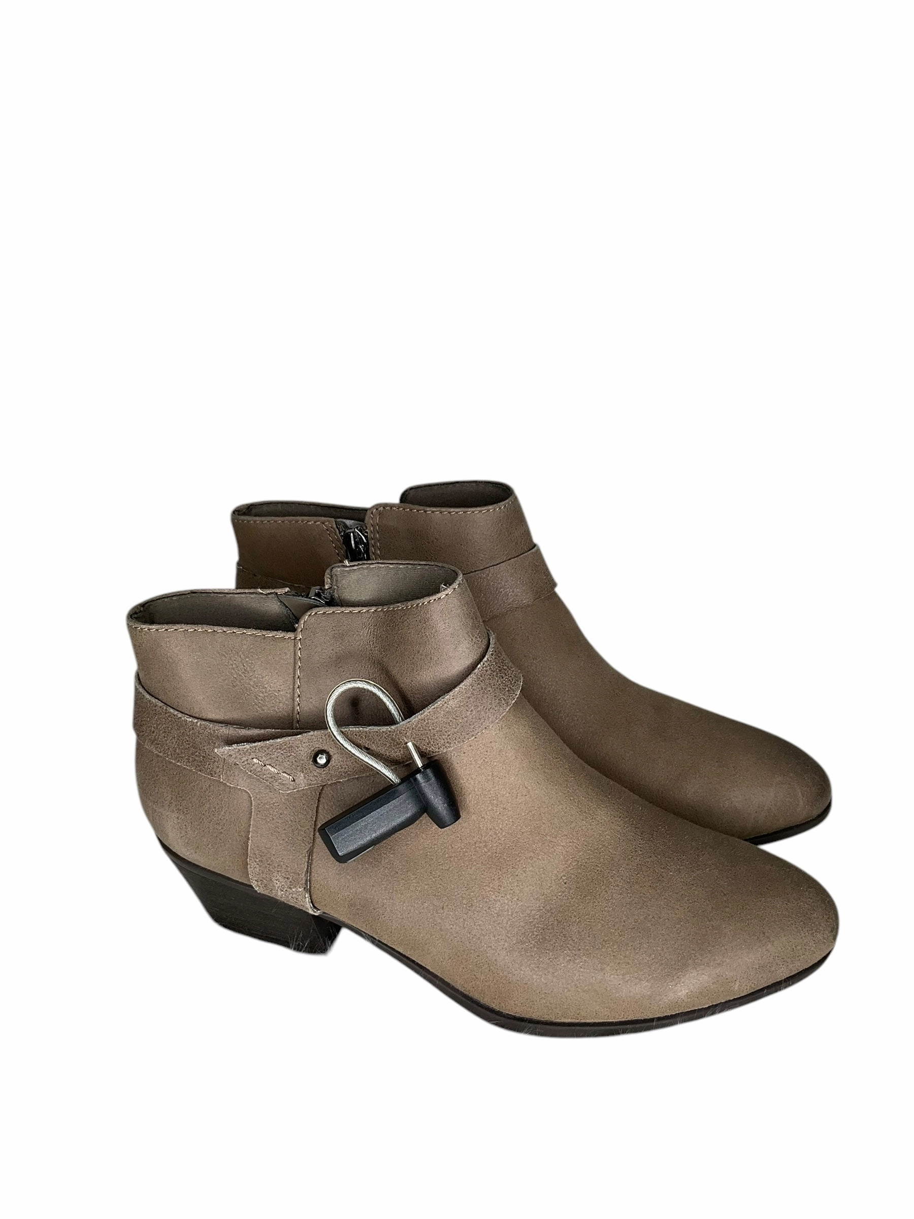 Suede Ankle Boots Uk Boots Ankle Heels By Clarks In Beige, Size: 7.5