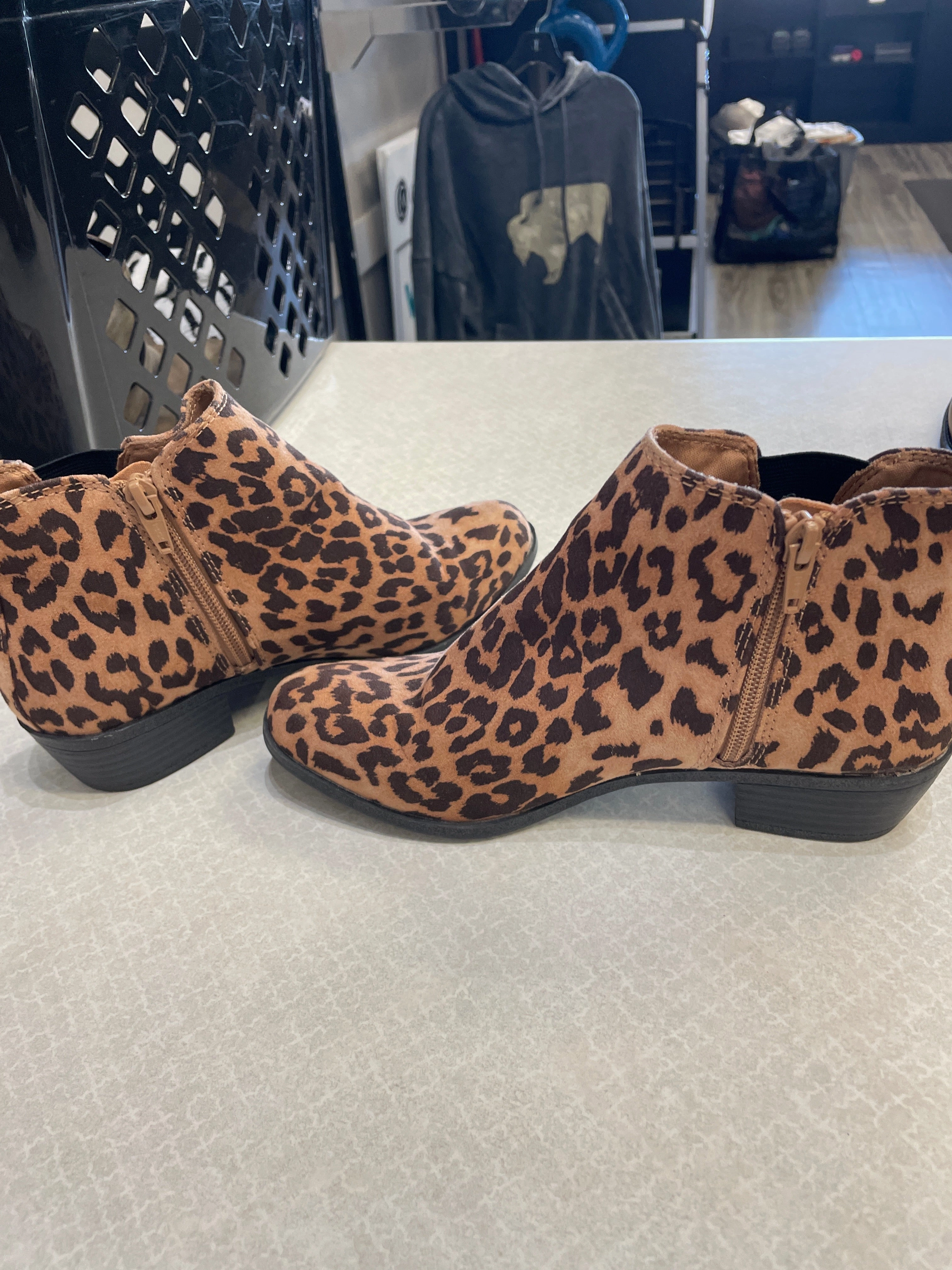 Boots Ankle Heels By So In Animal Print, Size: 6.5 Cutout Leather Ankle Boots