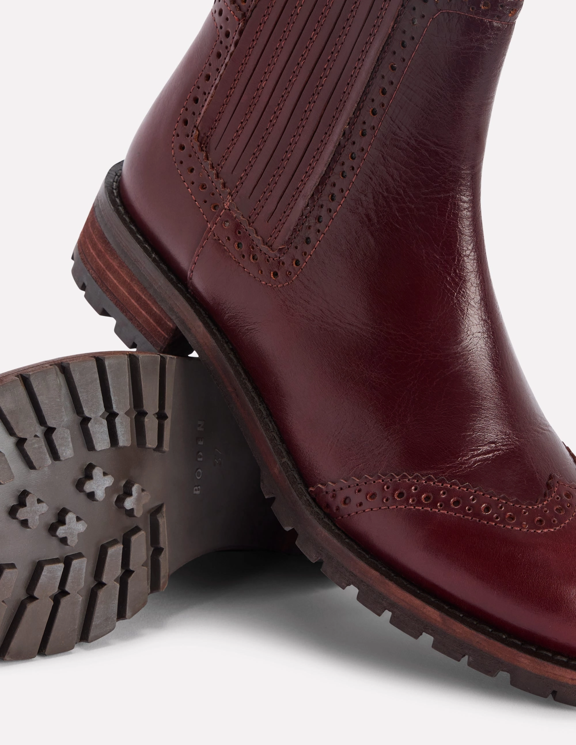 Brogue Detail Chelsea Boots-Oxblood Crocs Dylan Chelsea Boot