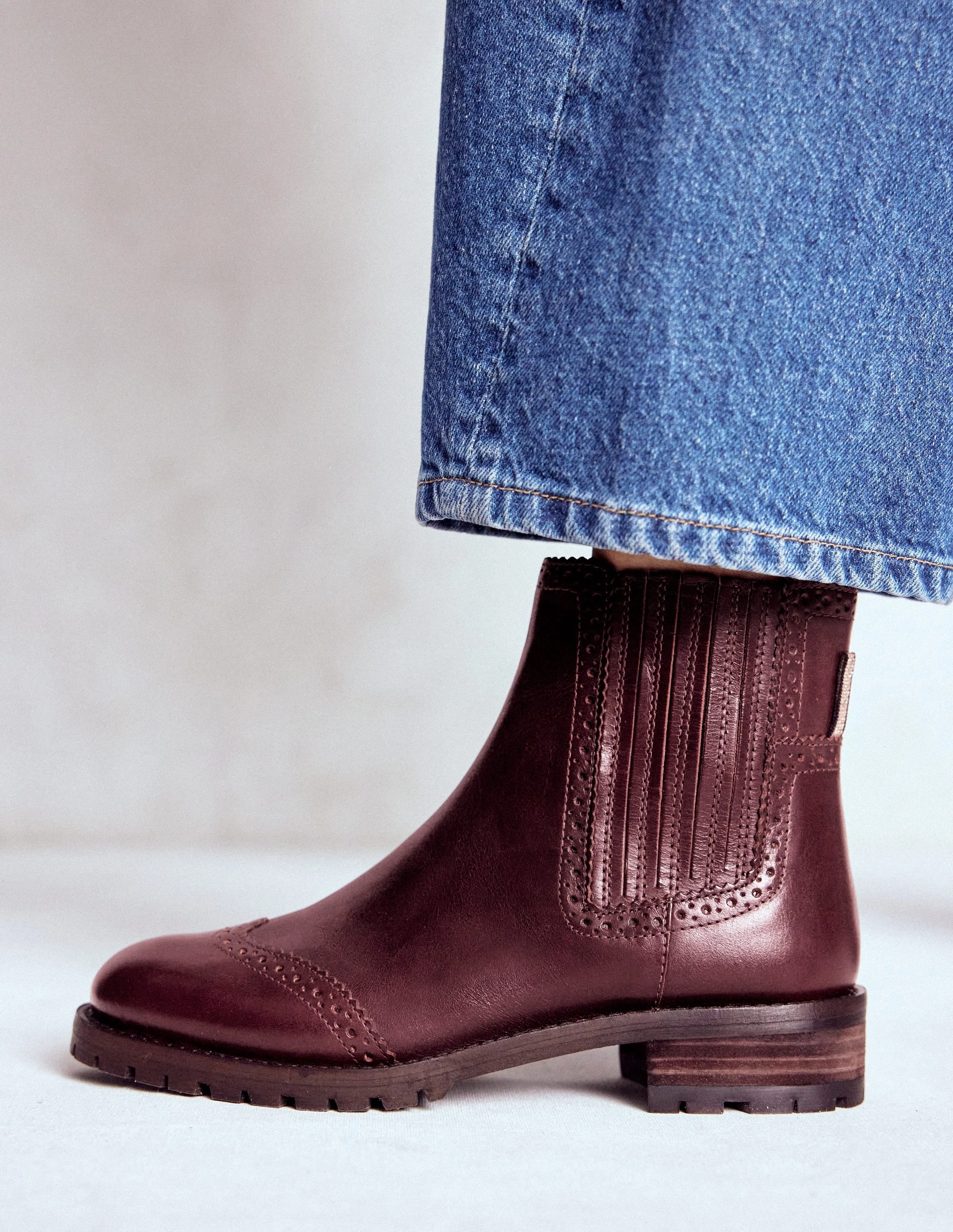 Low Cut Suede Chelsea Boots Brogue Detail Chelsea Boots-Oxblood