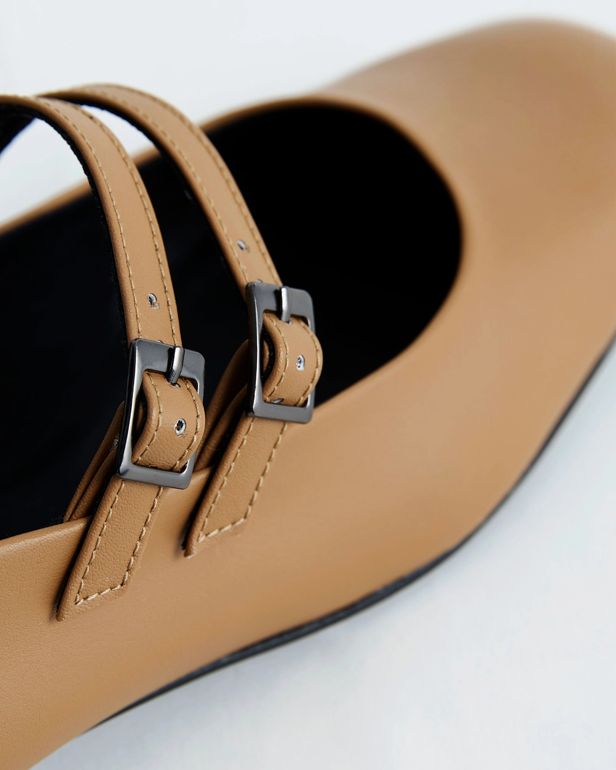 Hiking Shoes For Flat Feet Carmel Mary Jane Pumps beige ballerinas