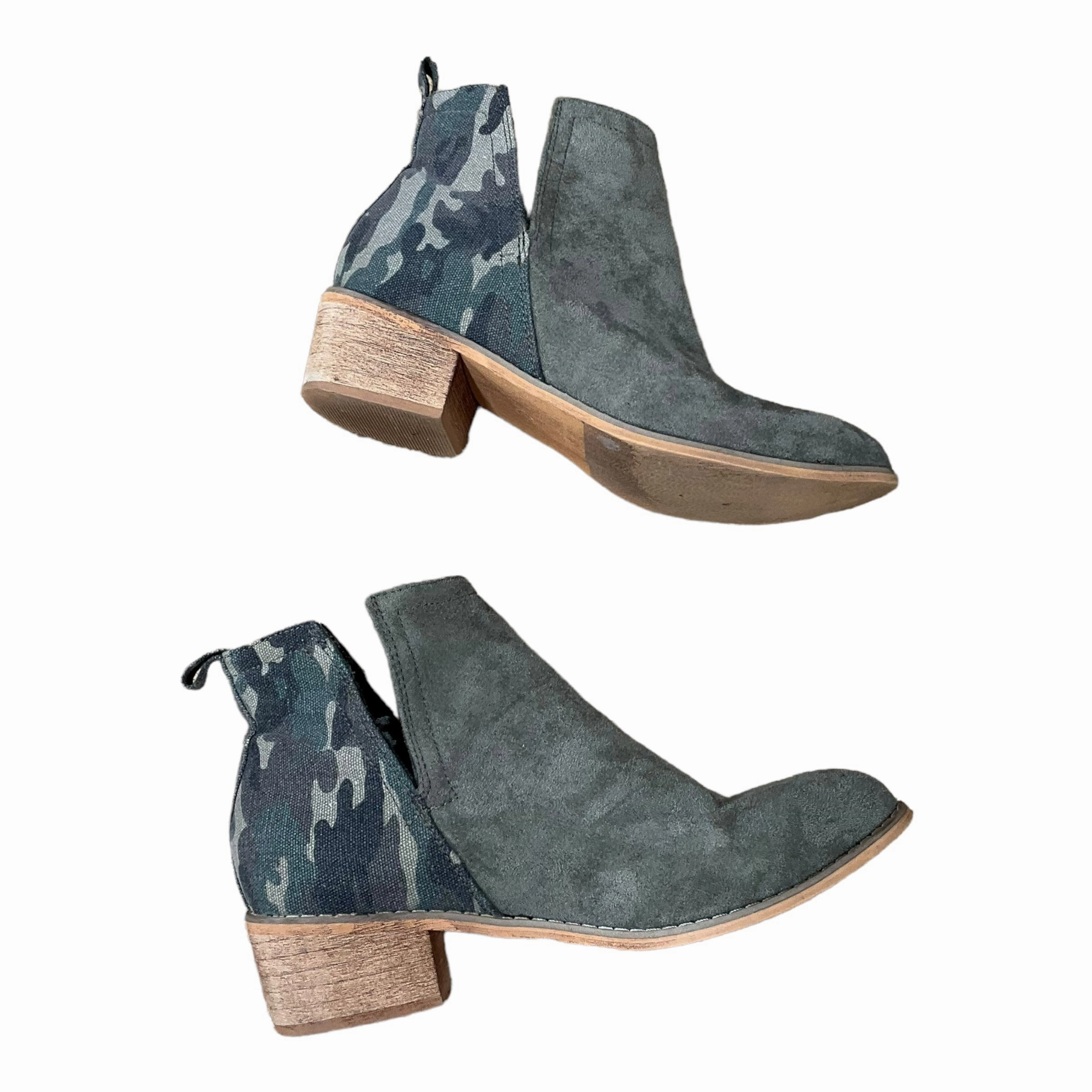 Boots Ankle Flats By Clothes Mentor  Size: 8 Feminine Ankle Boots