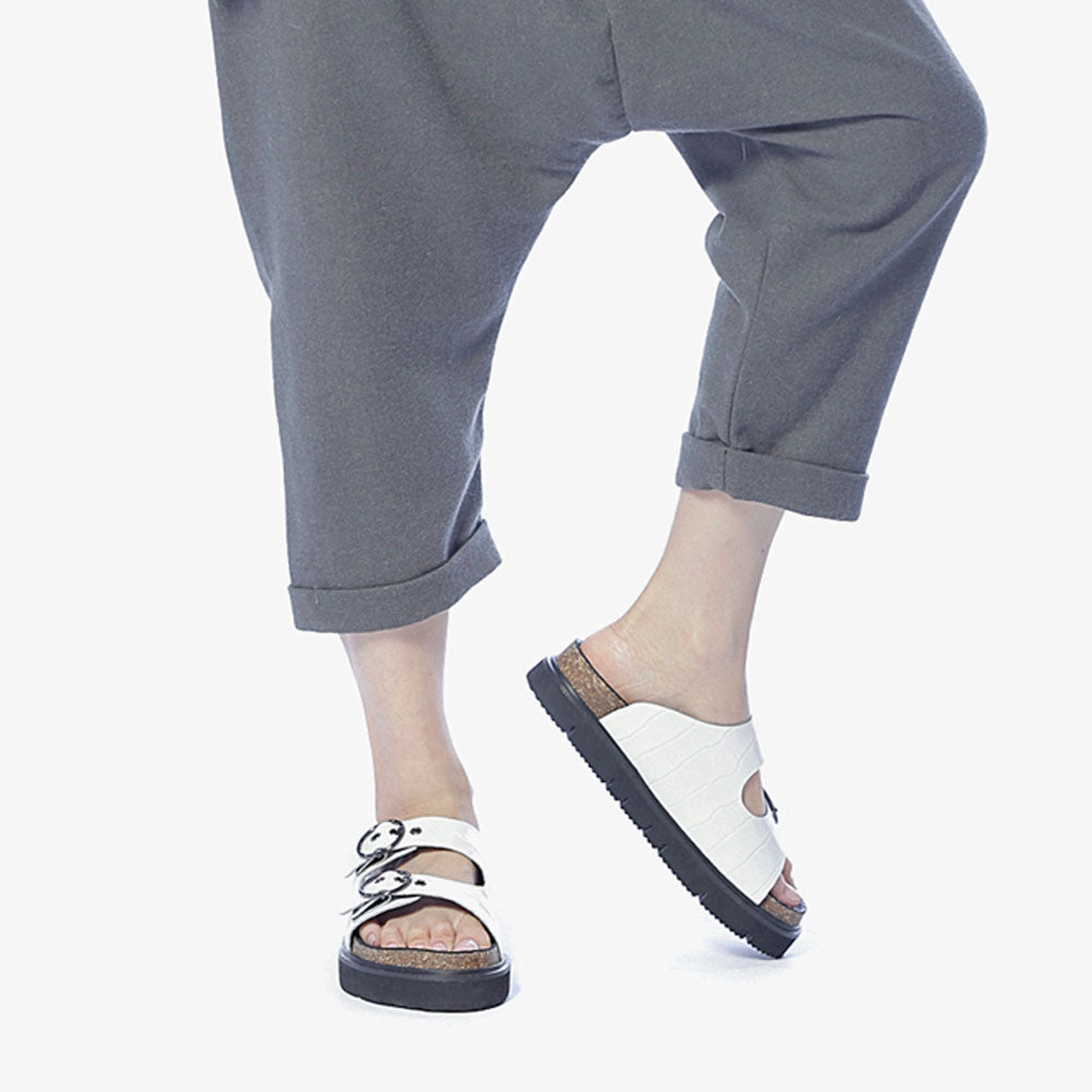 Supportive Sandals Circle Buckle Lowform Sandal