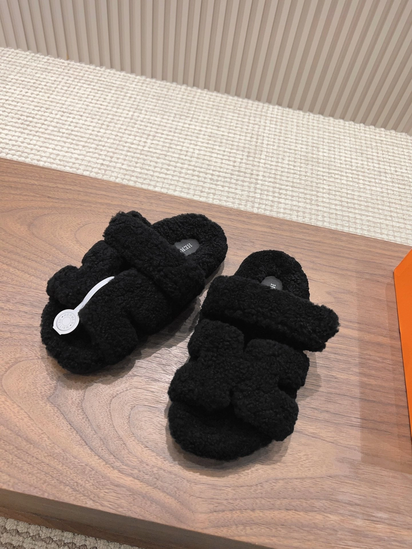 SE1234 H Chypre Sandal / Size5-10 Flat Shoes Pear Shaped Body