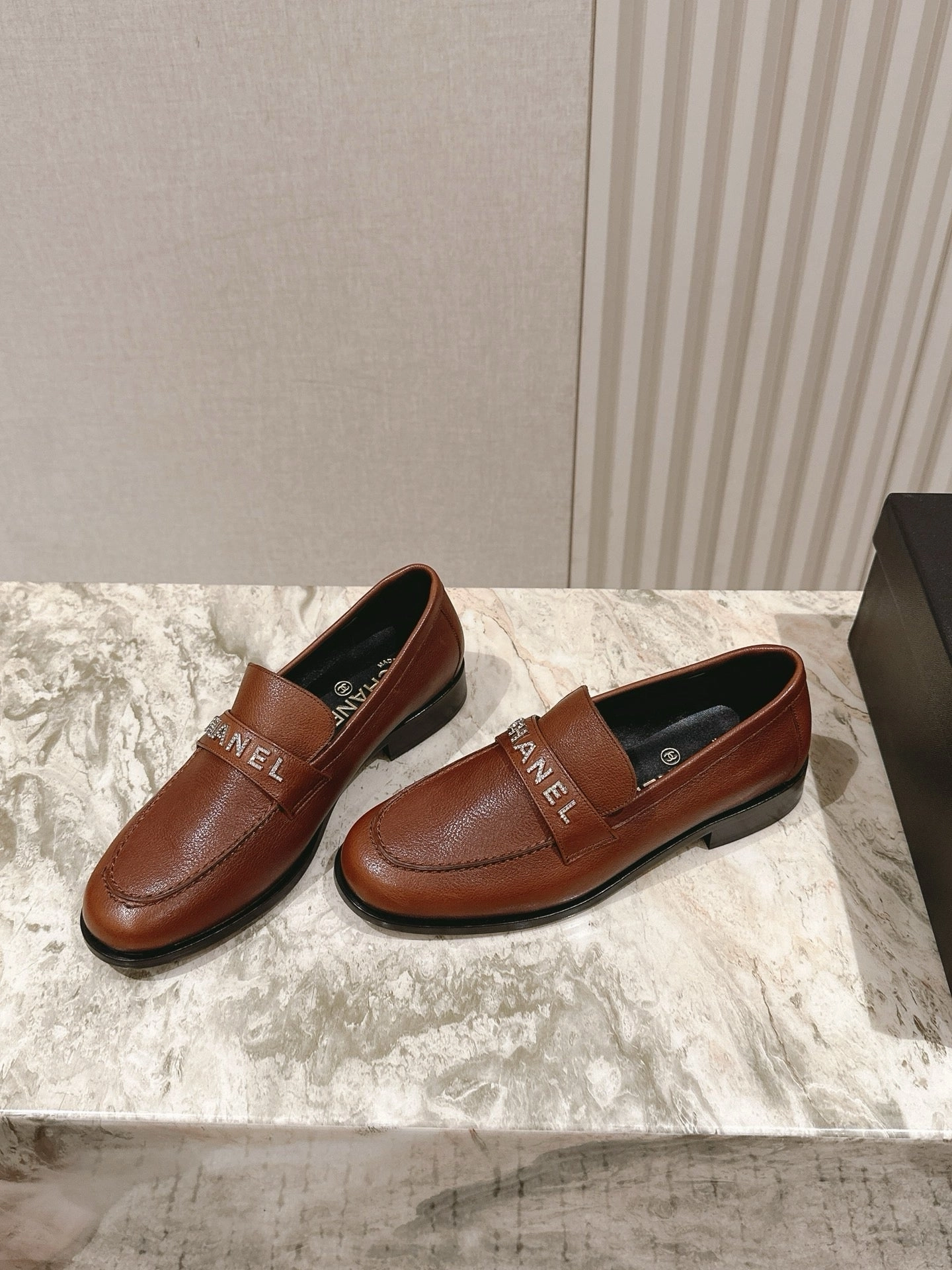 Flat Shoes Women SE1708 Chanel Moccasins / Size5-11