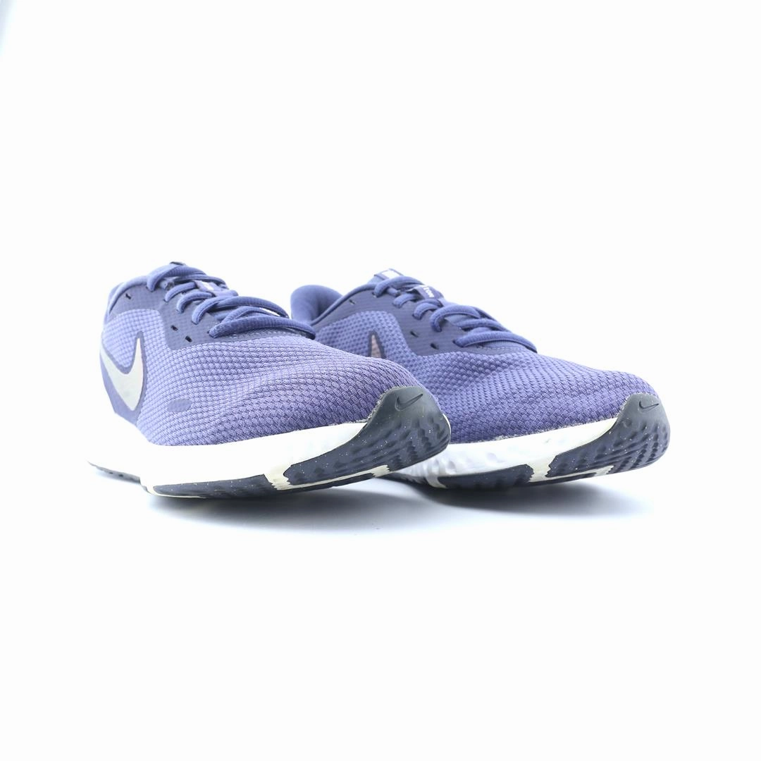 Nike Pro Shoes NIKE REVOLUTION 5