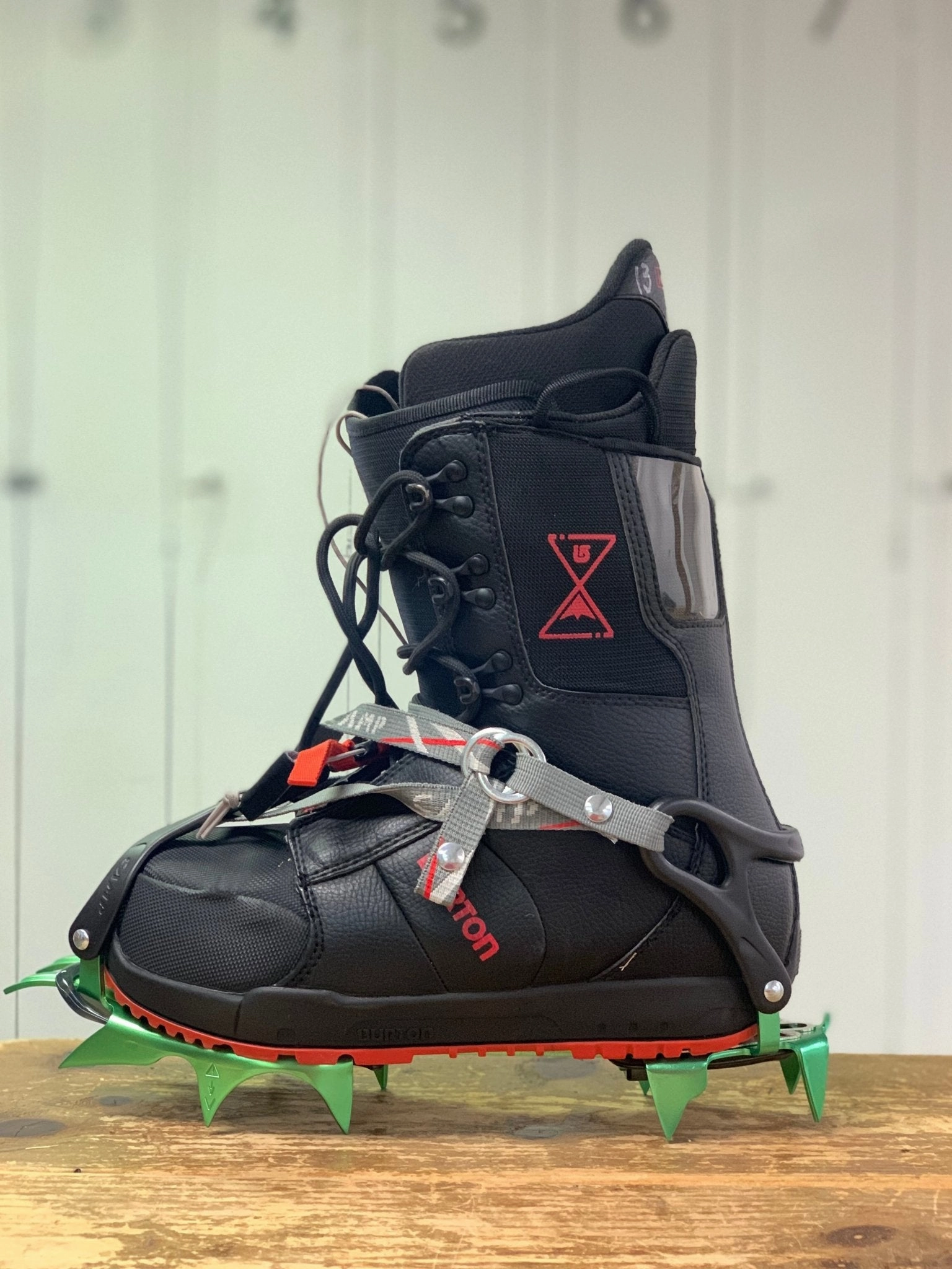 Black Knee Boots CAMP XLC 490 Universal (Snowboard) Crampon - 2025