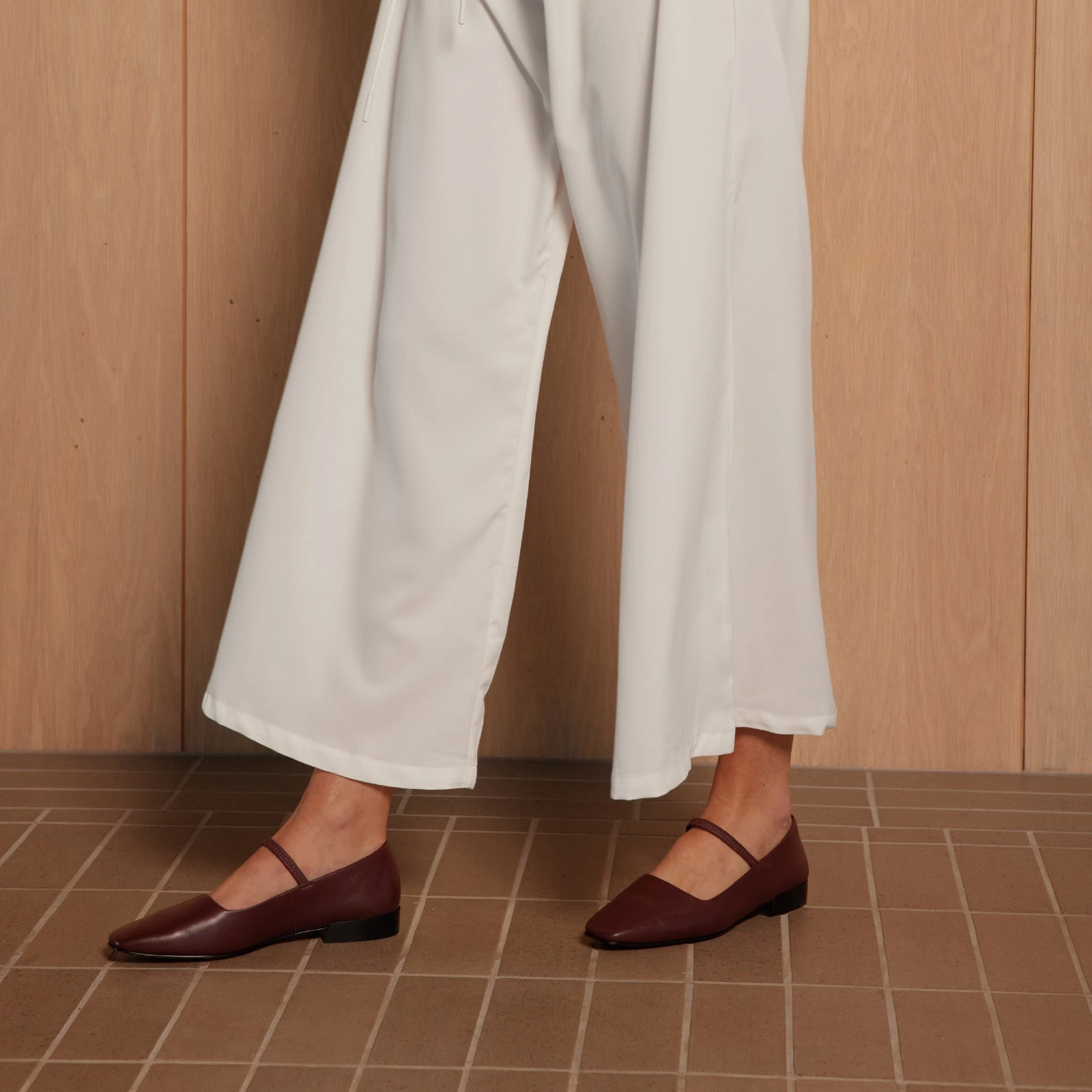 SOPHIA Wide Trail Running Shoes