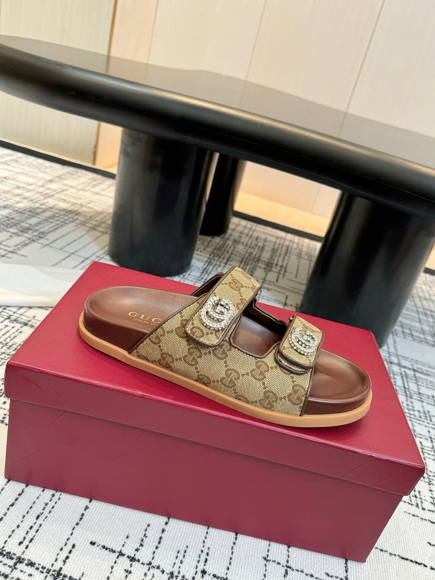 Shoes Like Allbirds Flats SE1633 Gucci Women's Sandal with Crystals / Size5-10