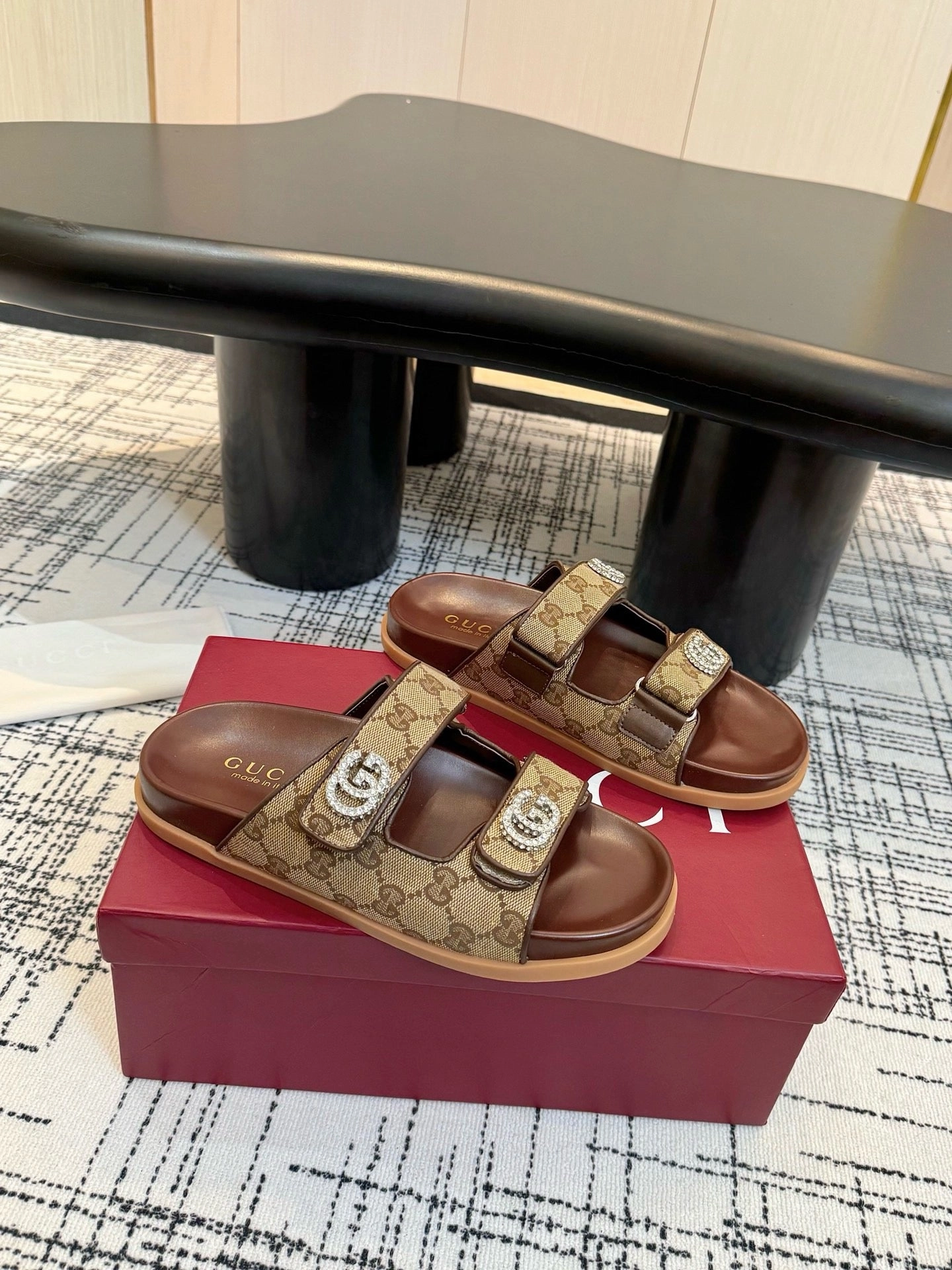 Bebe Flat Shoes SE1633 Gucci Women's Sandal with Crystals / Size5-10