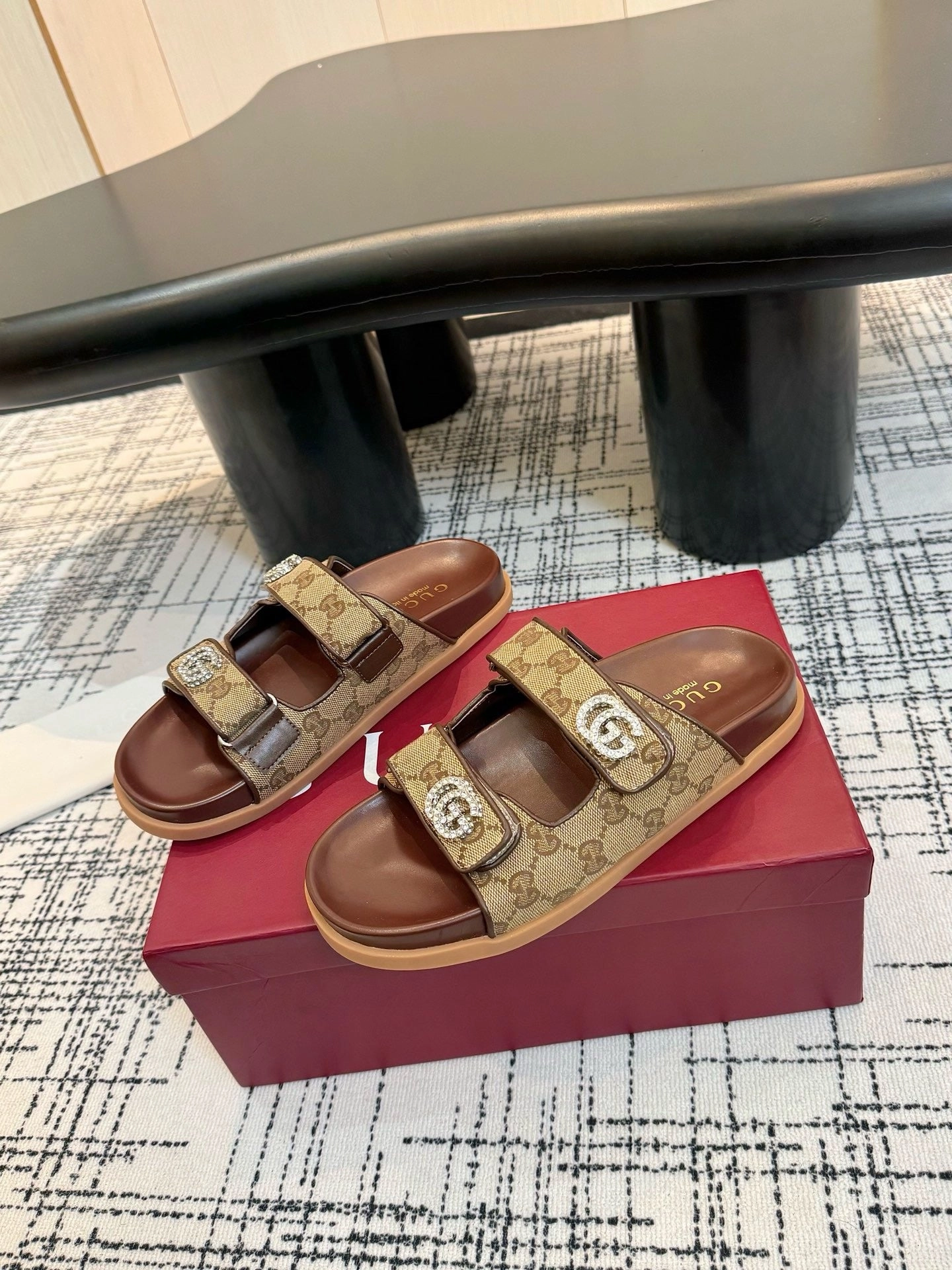 SE1633 Gucci Women's Sandal with Crystals / Size5-10 Satin Flats Shoes