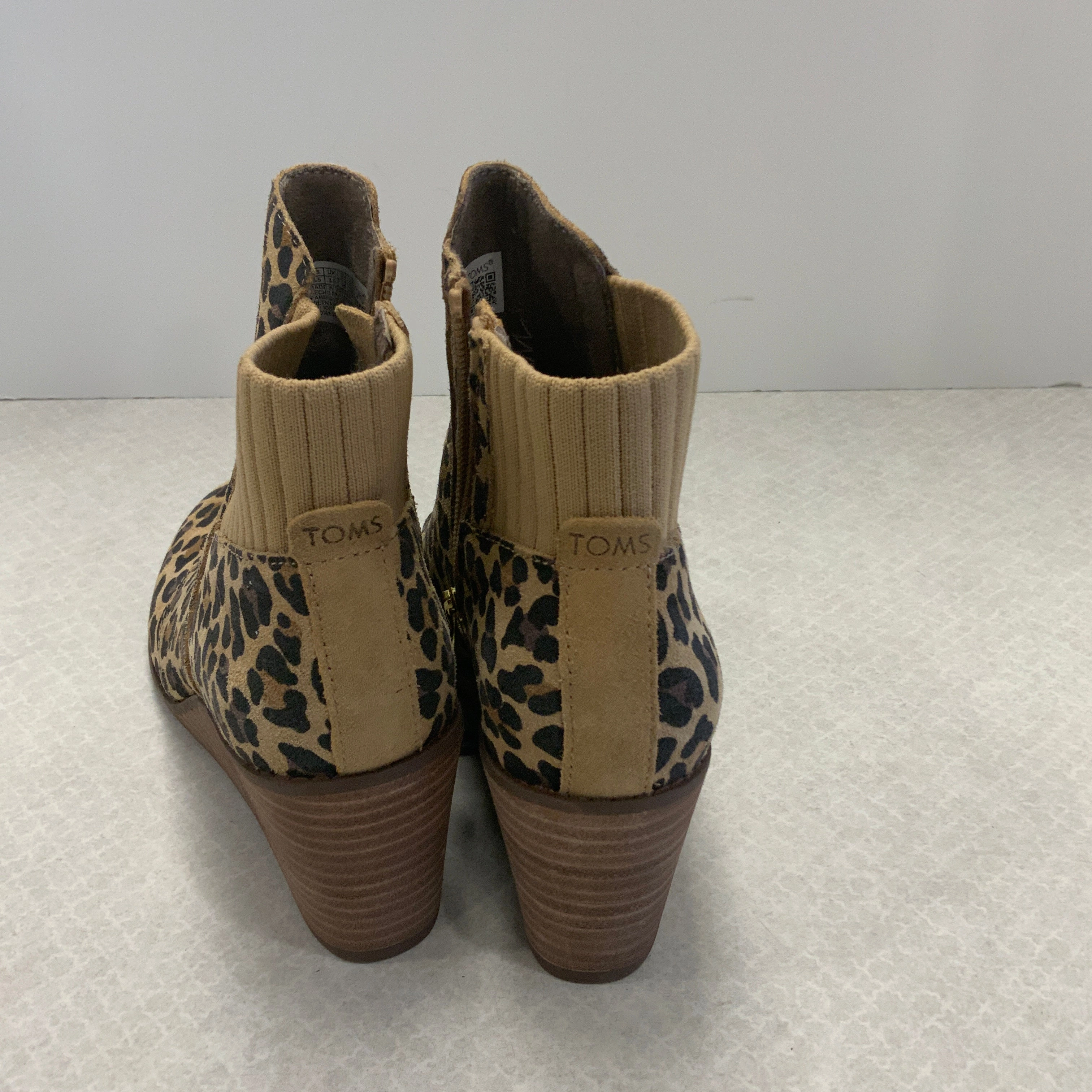 Silver Ankle Boots Boots Ankle Heels By Toms In Animal Print, Size: 5.5