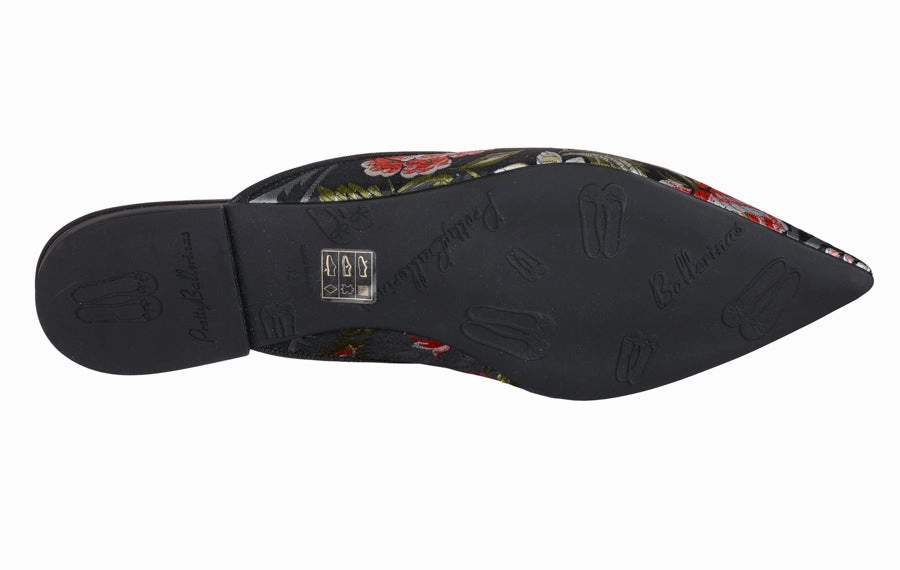 Flat Shoes Trending Pb Tapestry