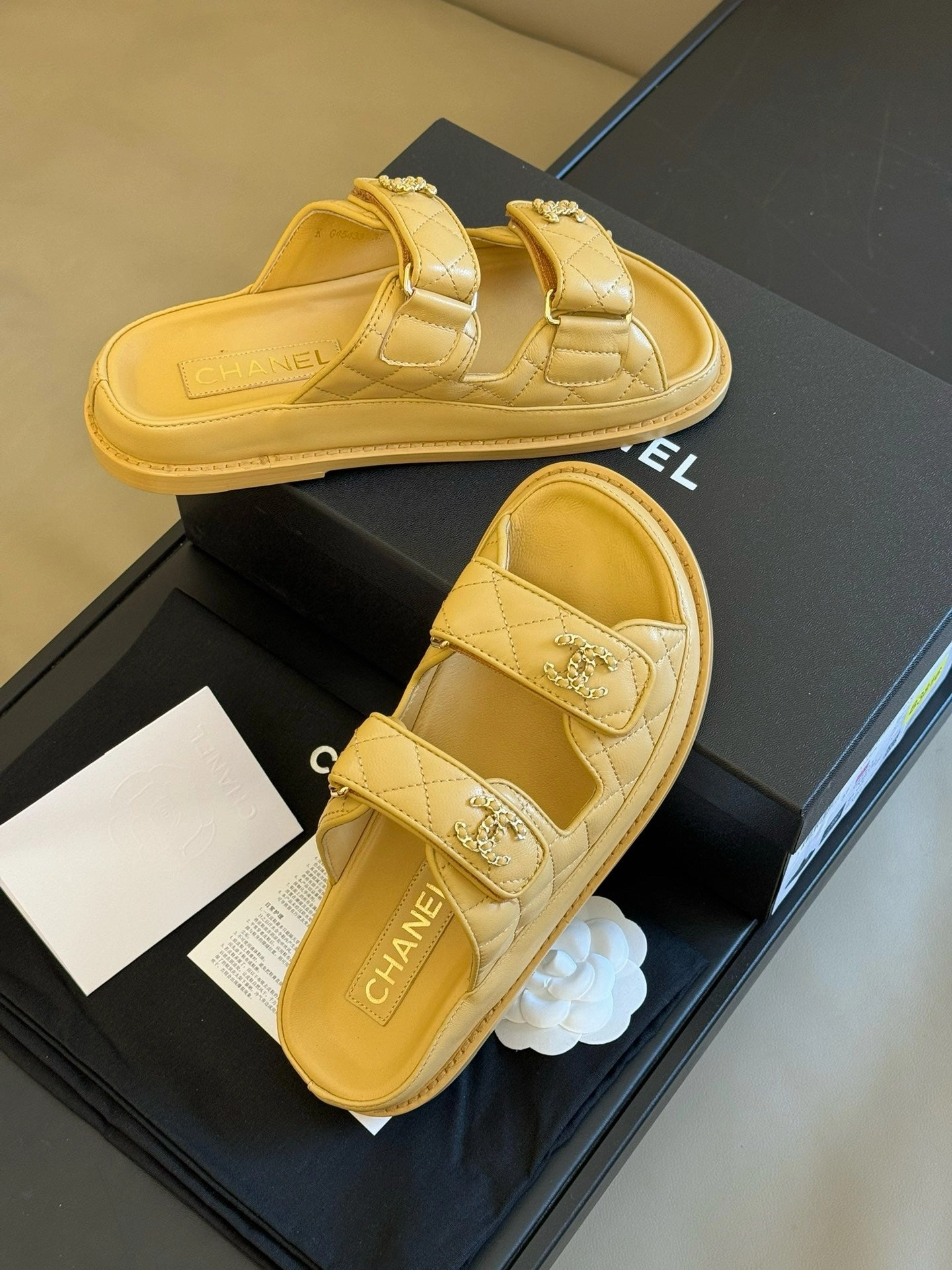 Flat Shoes With A Strap Across The Ankle SE1314 CC Mules / Size5-10