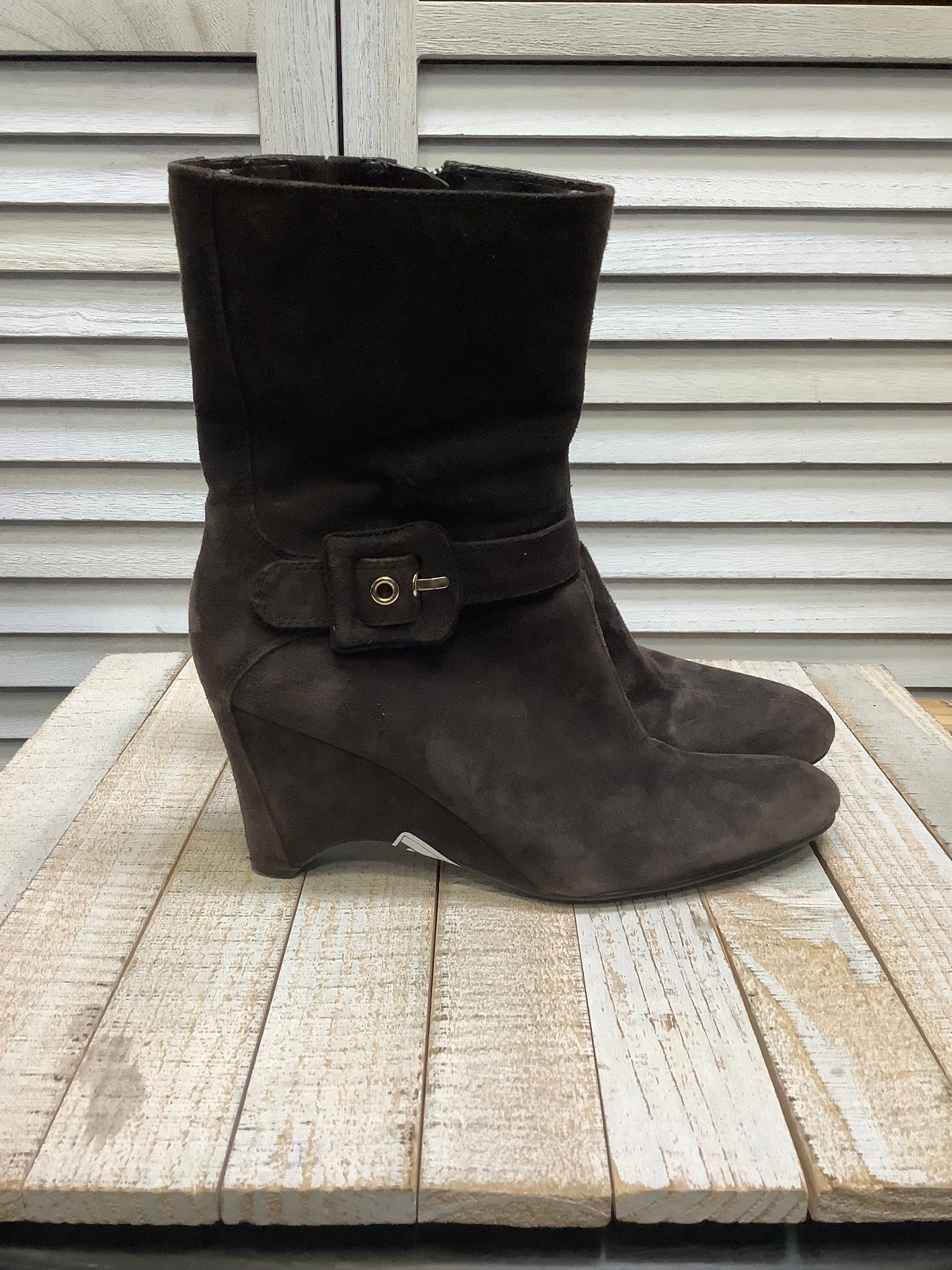 Camel Ankle Boots Flat Boots Ankle Heels By Bandolino In Brown, Size: 8