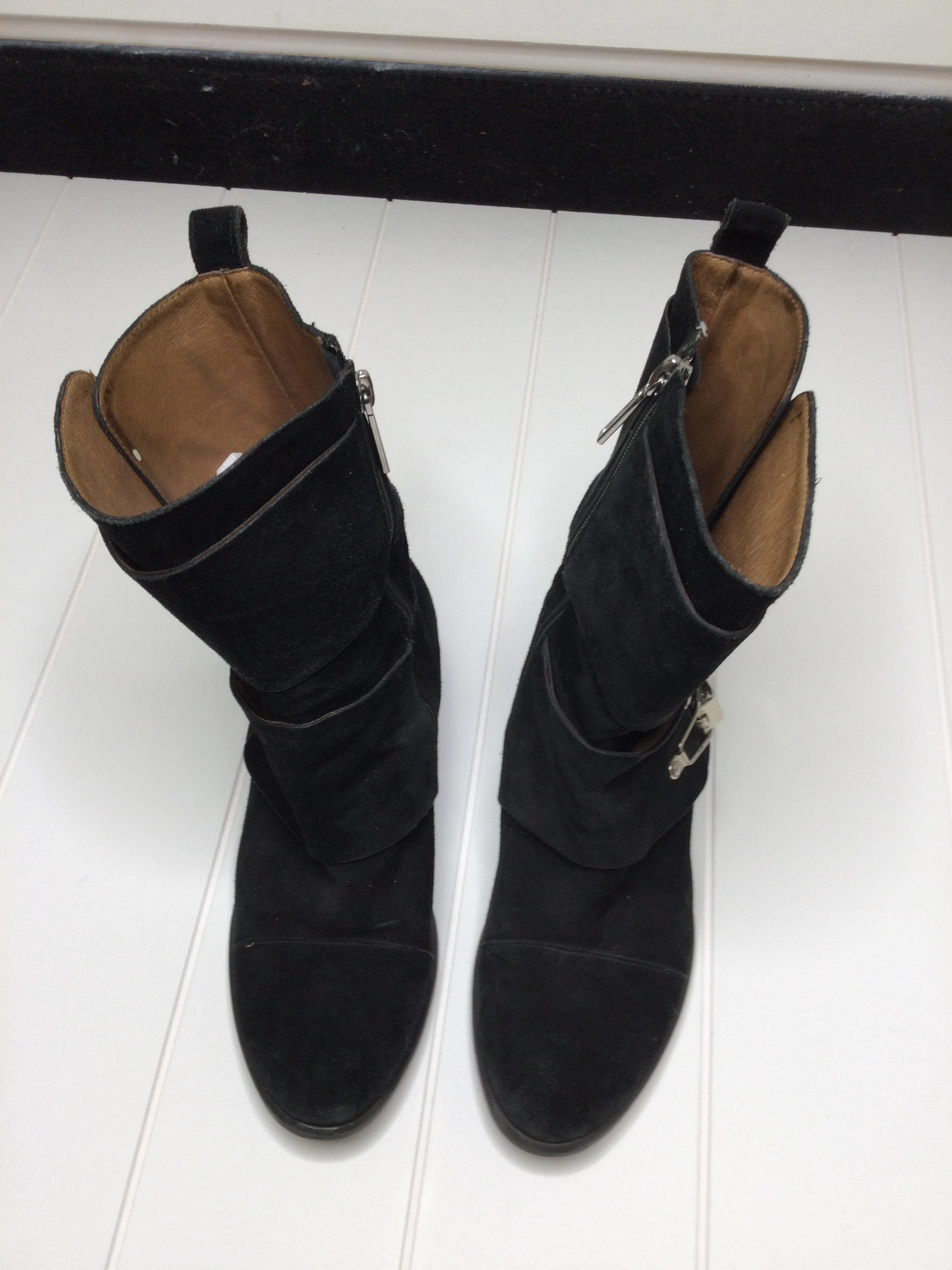 Beaded Ankle Boots Boots Ankle Flats By Donald Pliner  Size: 6