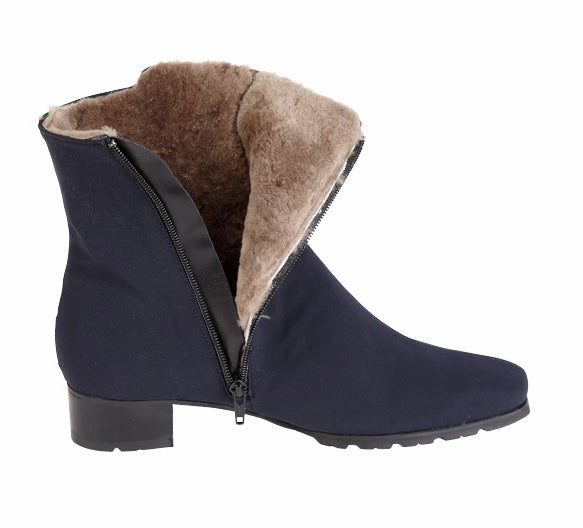 Br Moss Black Medium Heel Ankle Boots