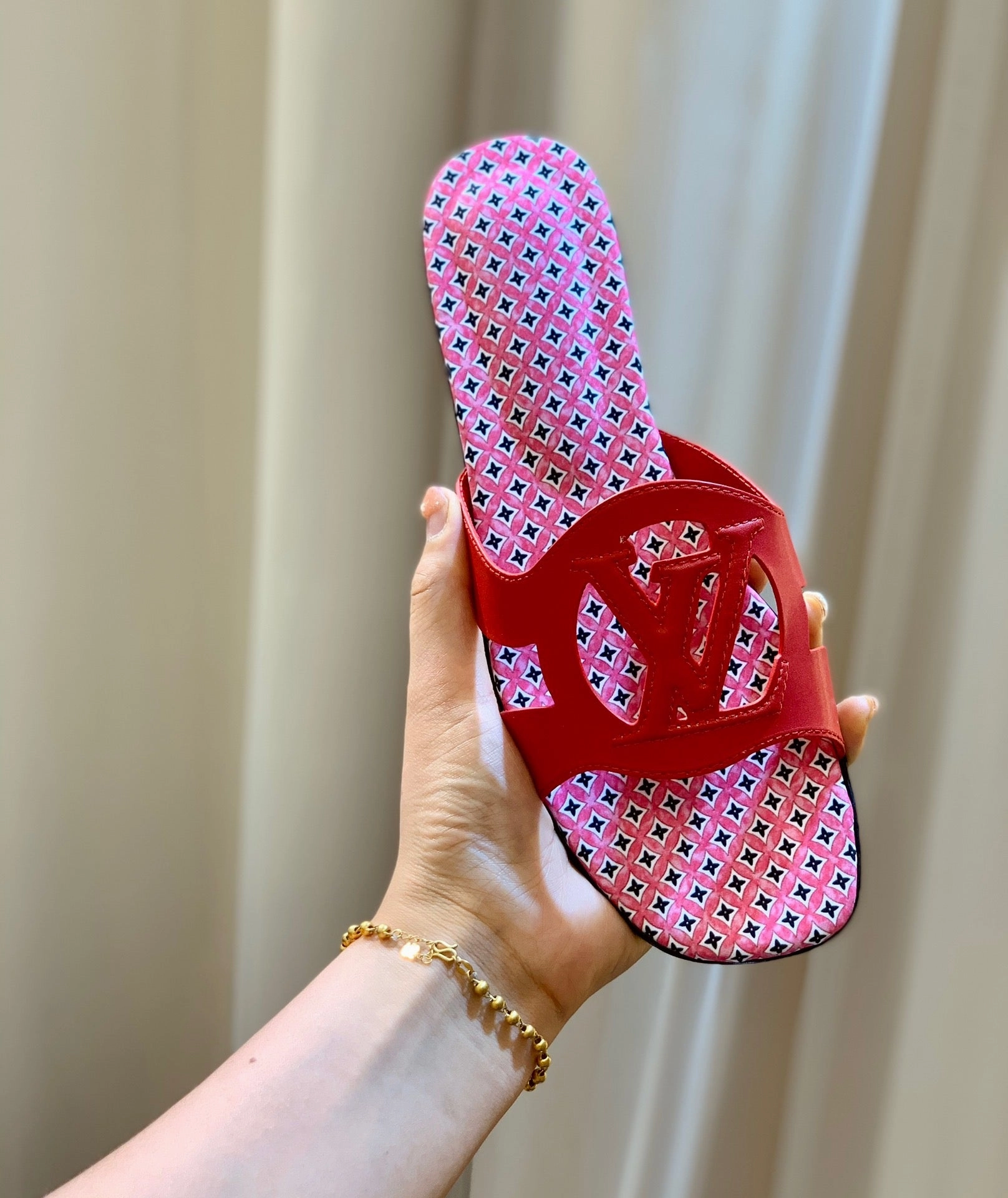 SE1137 LV Isola Flat Mule / Size5-11