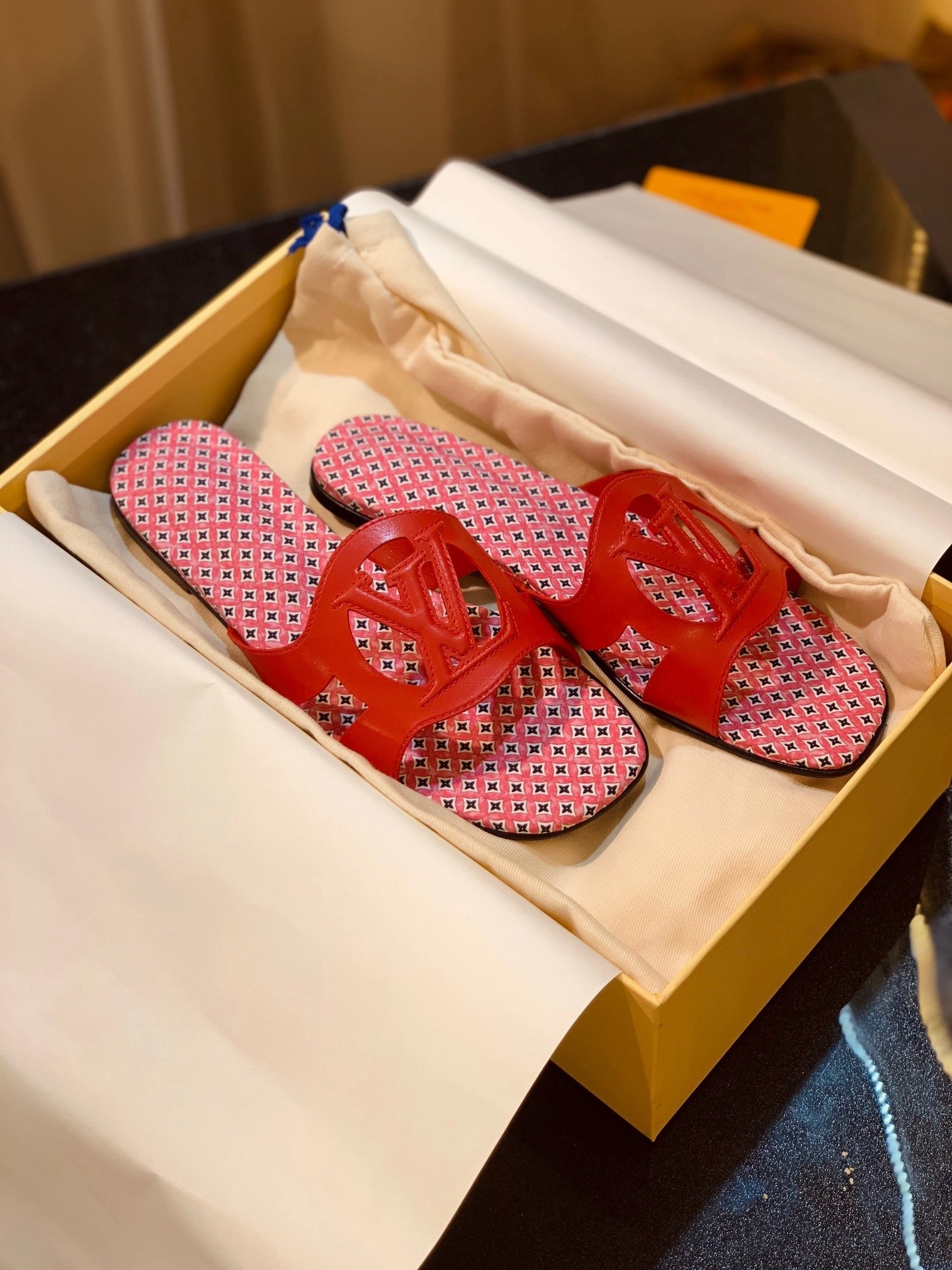 SE1137 LV Isola Flat Mule / Size5-11