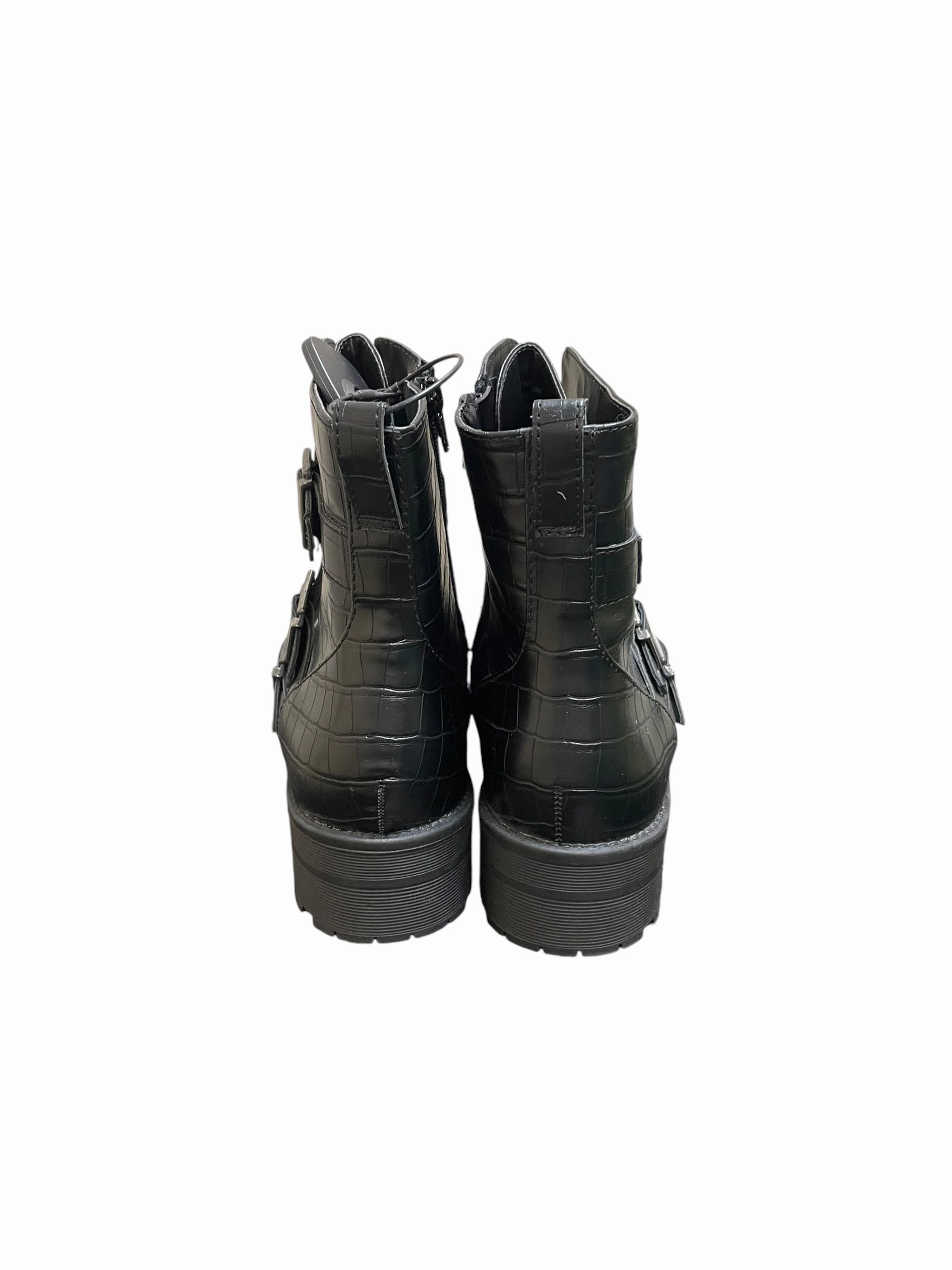 The North Face Ankle Boots Boots Ankle Flats By Arizona In Black, Size: 8petite