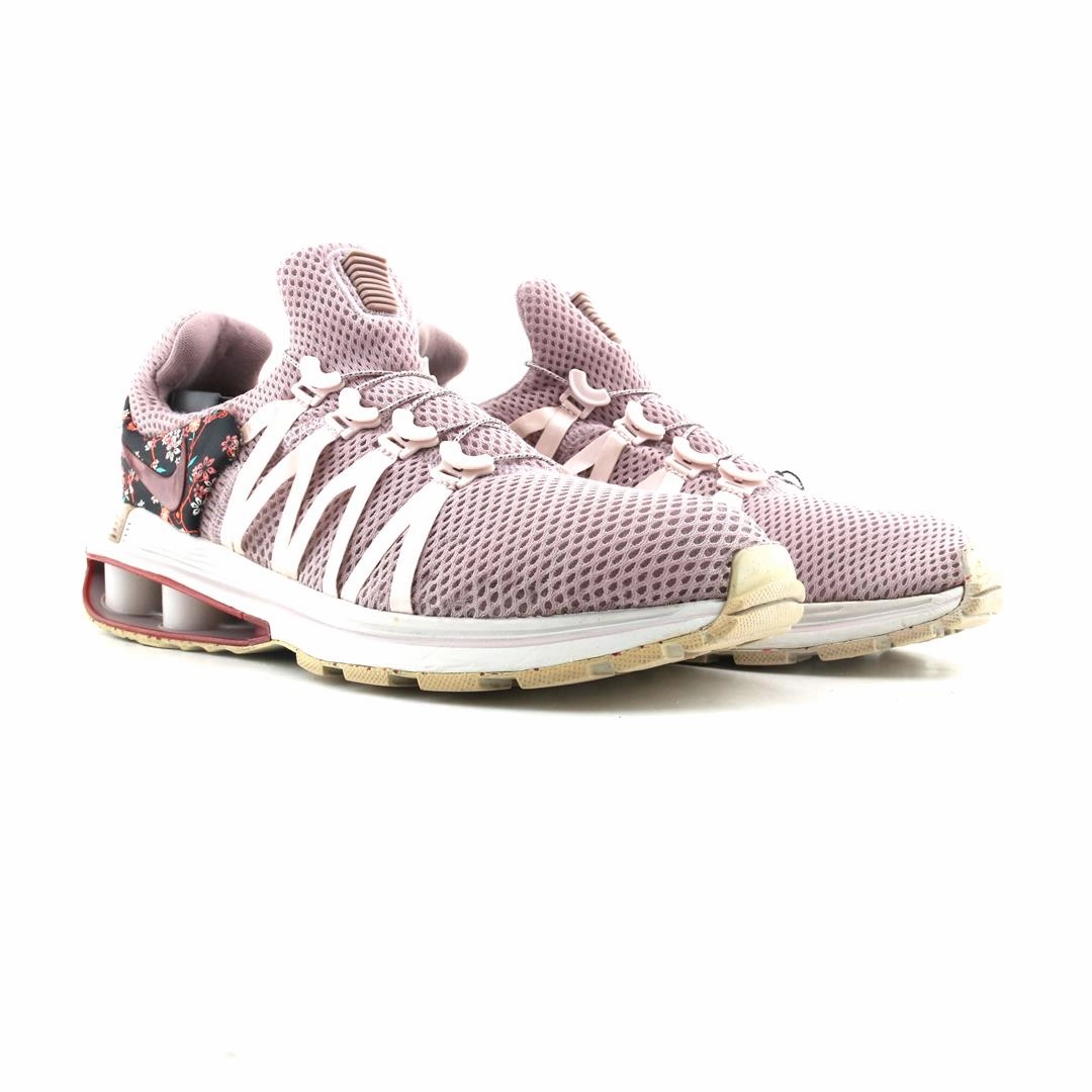 NIKE SHOX GRAVITY Nike Crochet Shoes