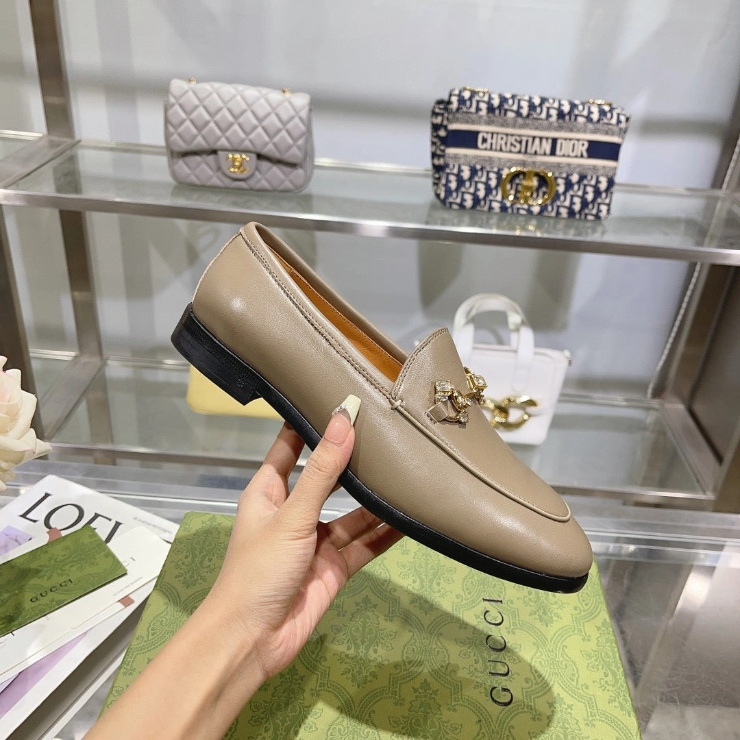 SE1209 Women's Gucci Jordaan Loafer / Size4-10