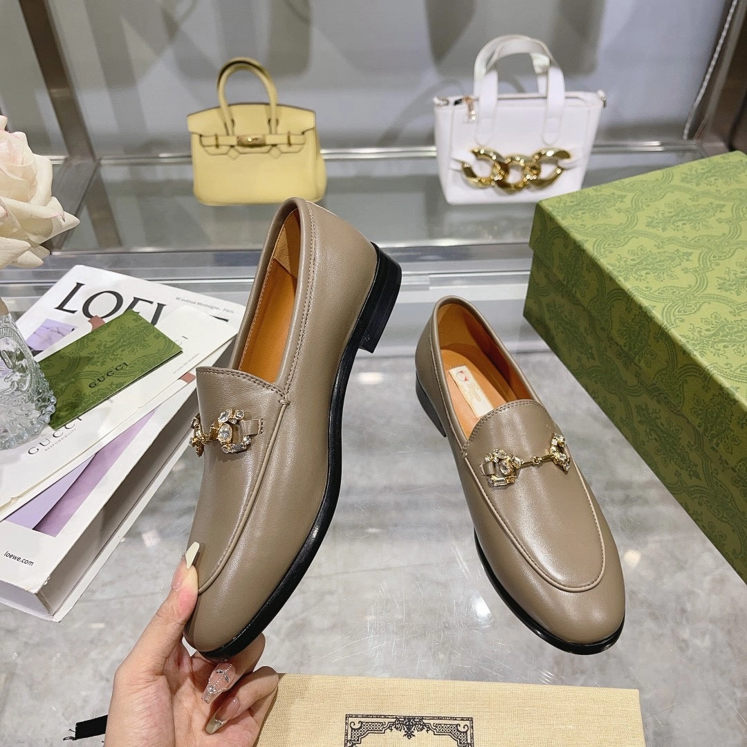 SE1209 Women's Gucci Jordaan Loafer / Size4-10