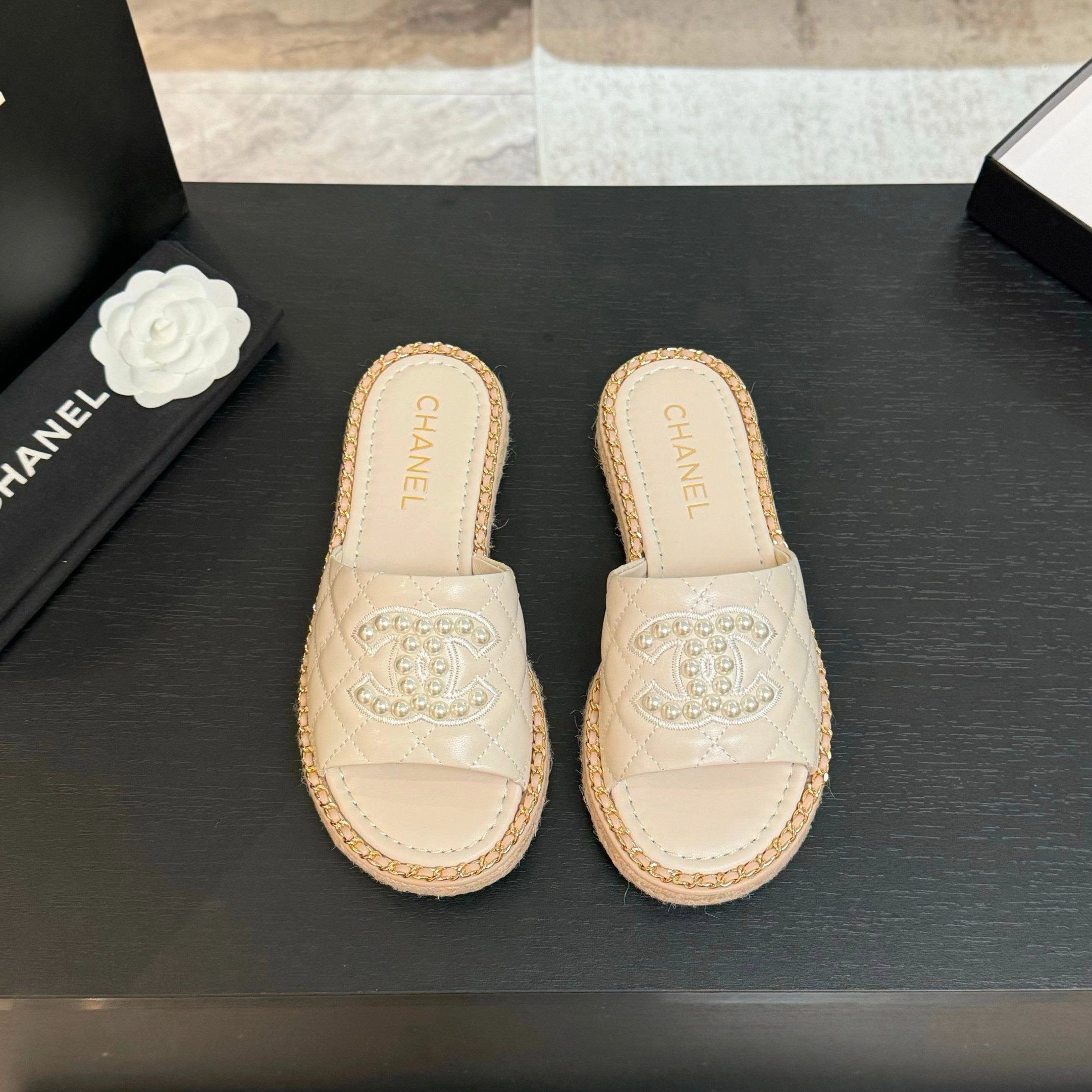 SE1672 Chanel Mules / Size5-11
