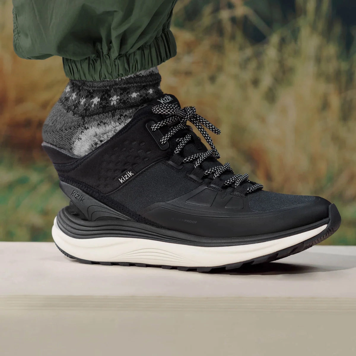 KIZIK WOMENS LONDON MID - BLACK Nano Waterproof Shoe Cover Spray