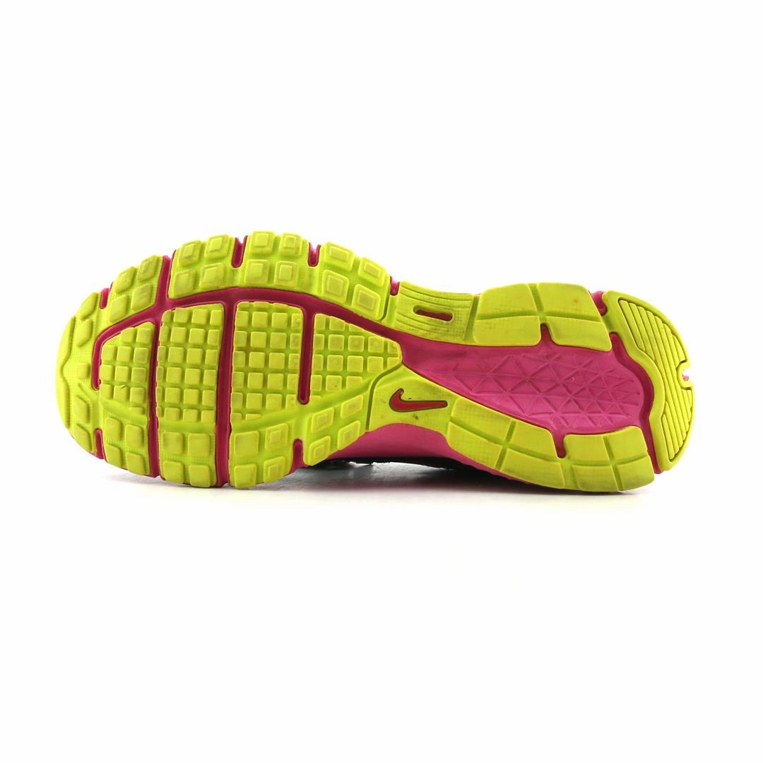 Nike Shoes Air Max Plus NIKE REVOLUTION 2