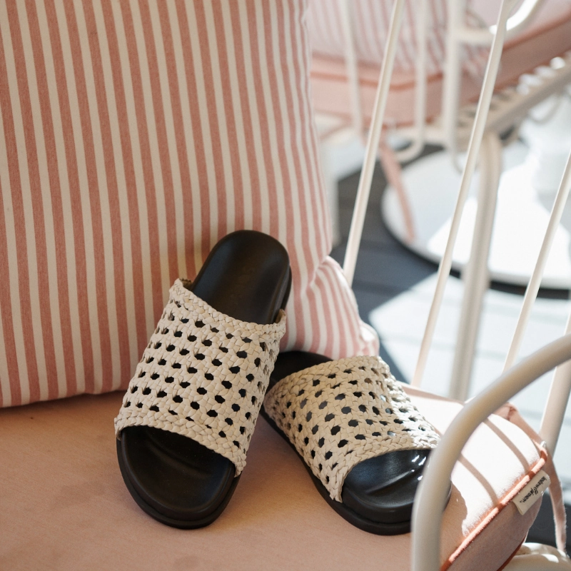 Macra Footbed Off white Slippers With Buckles