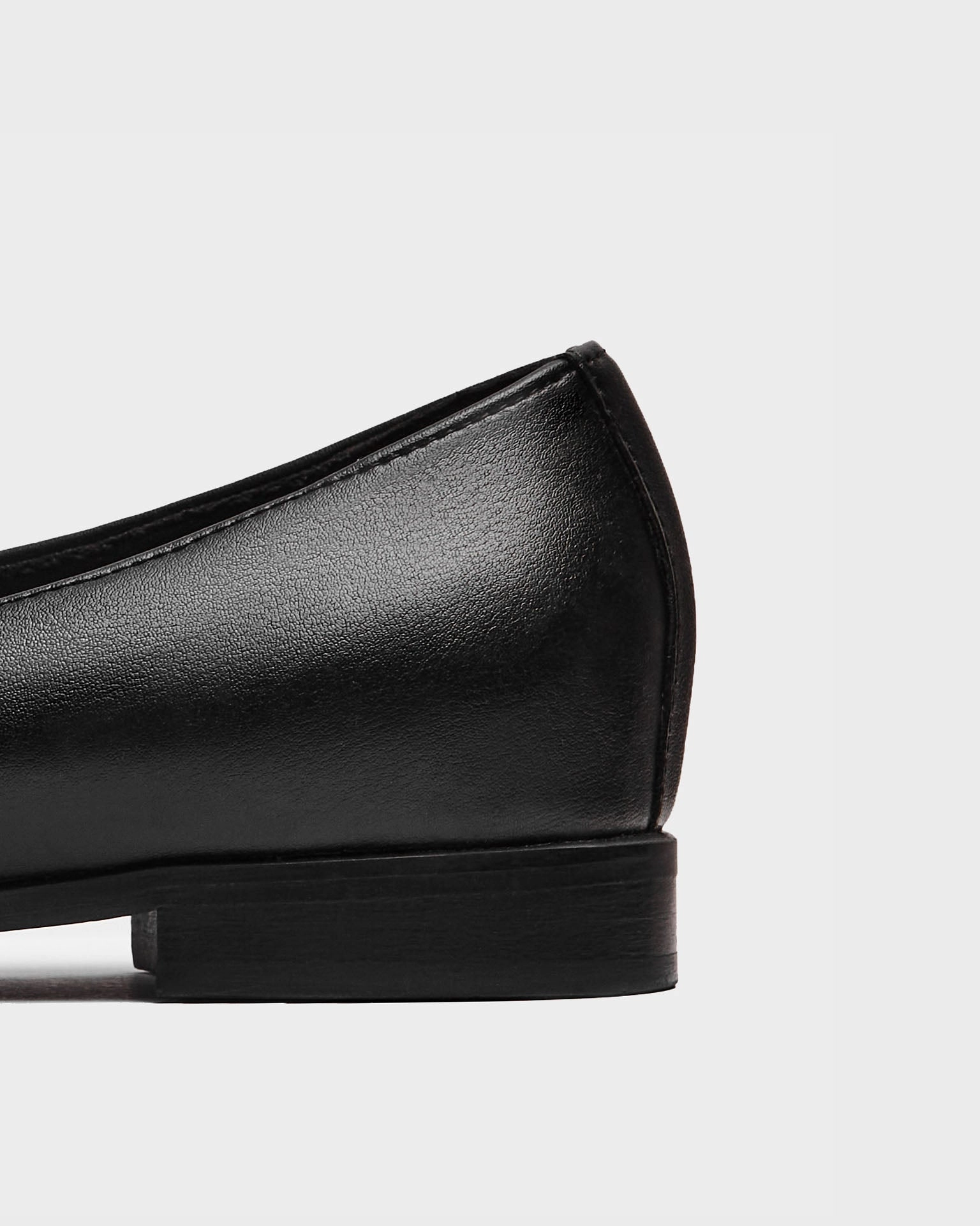 Penny Loafers made of grape leather Vegea Good Shoes For Flat Wide Feet