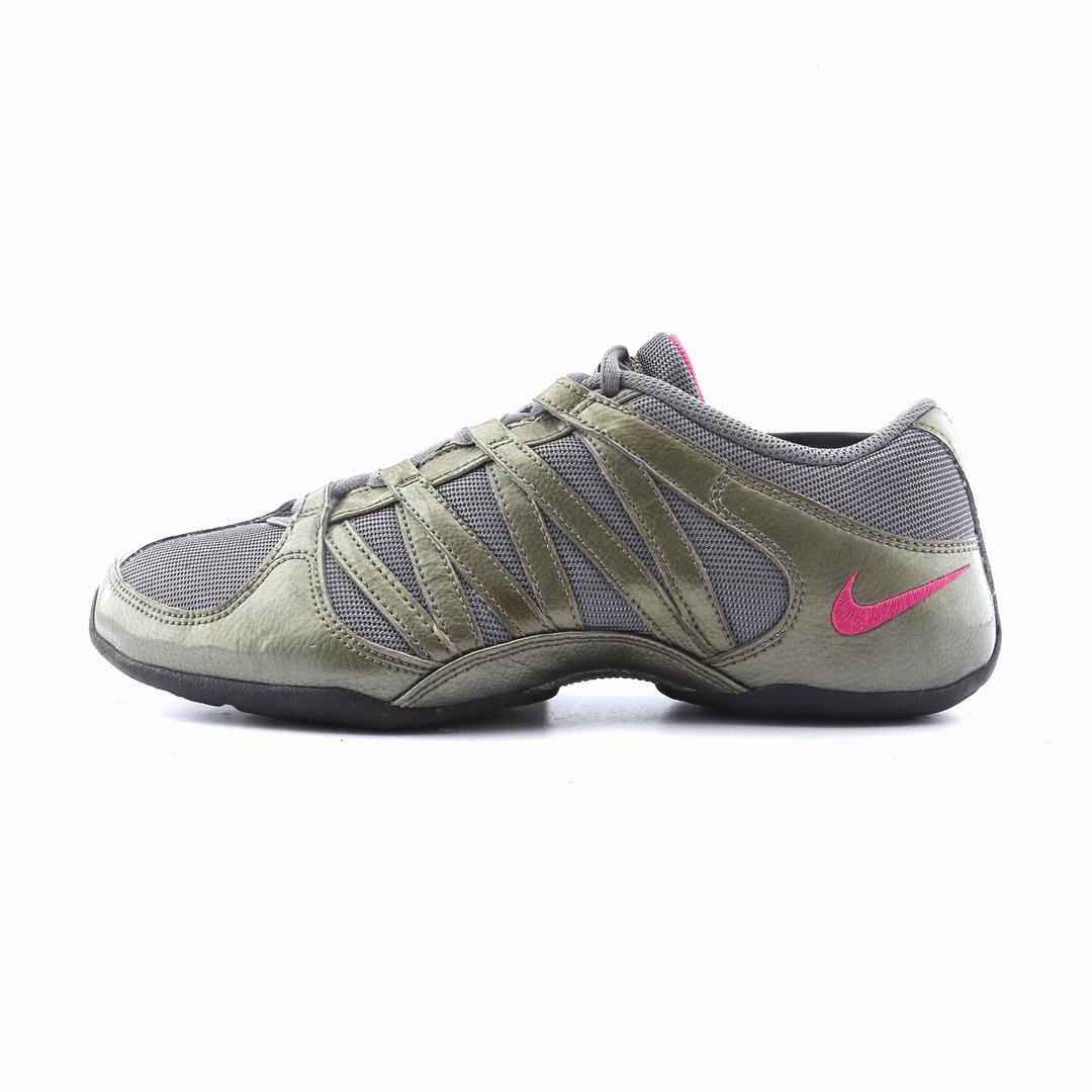 NIKE MUSIQUE 4 Nike Turf Shoes Softball