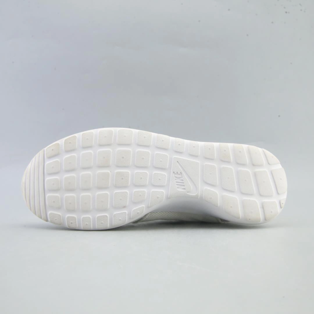 NIKE ROSHE ONE Nike Tennis Shoe