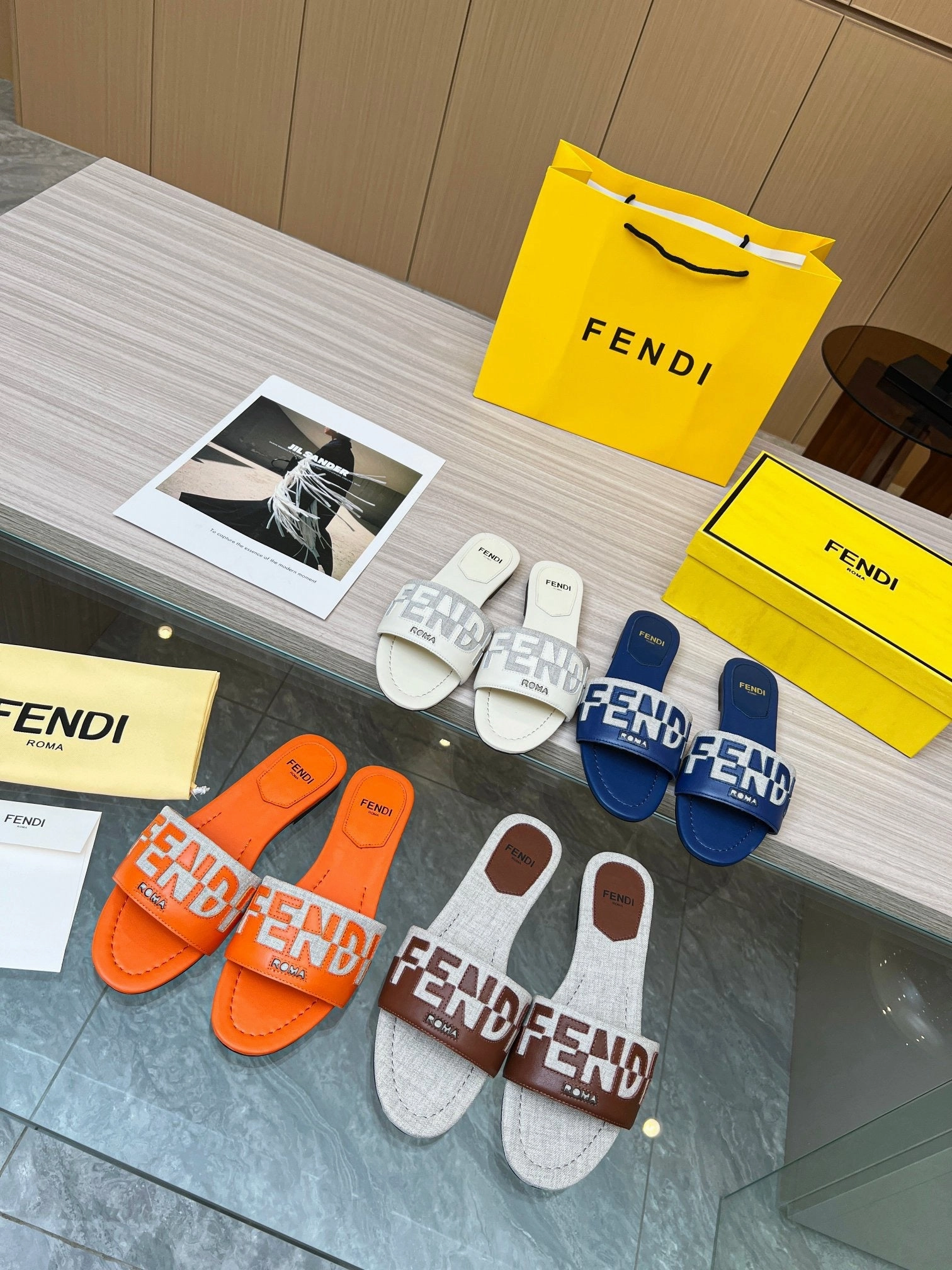 SE1036 FENDI Signature Slides / Size5-11 Hiit Shoes