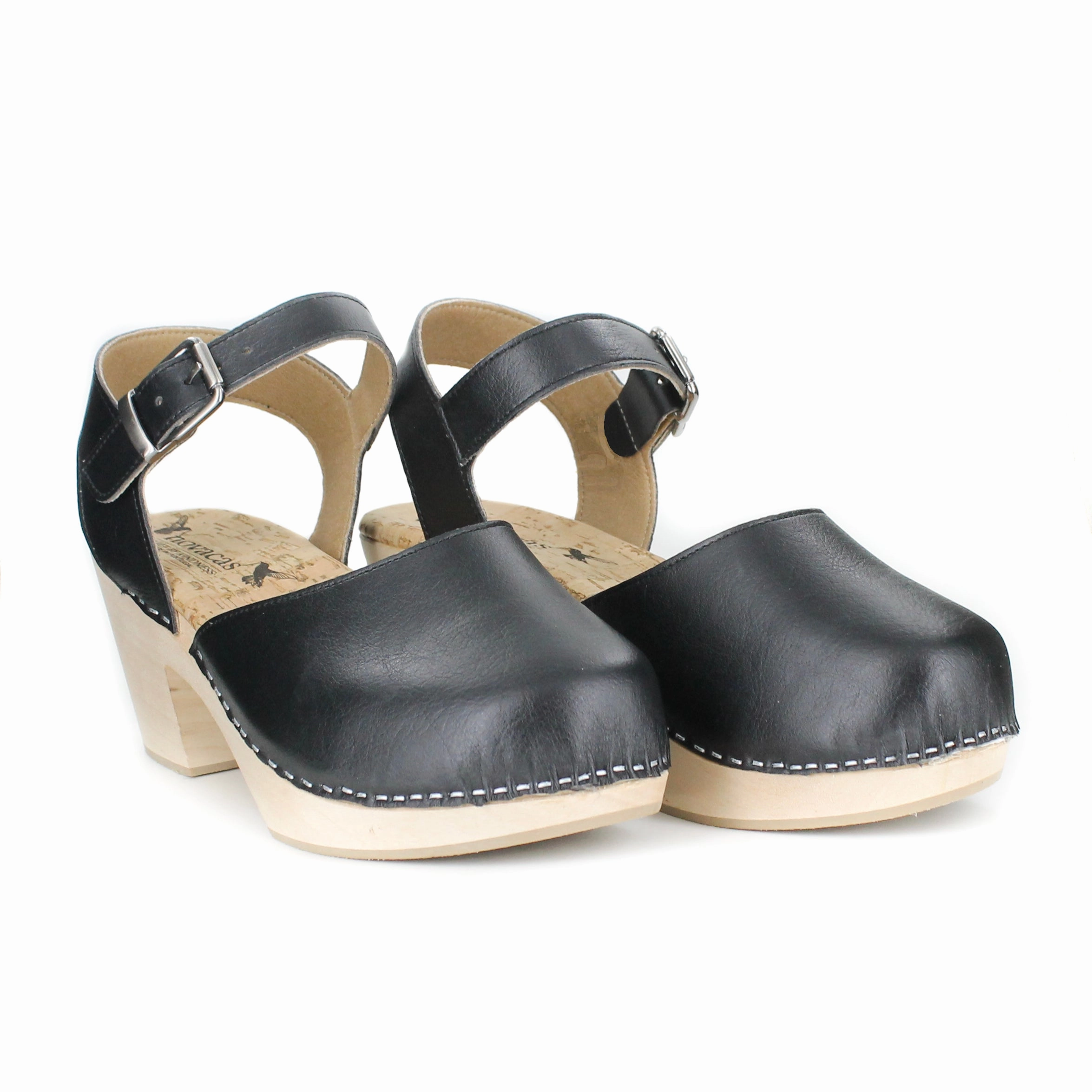 Mary Jane Shoes By Dansko Pepper Clog in Smooth Black from Novacas