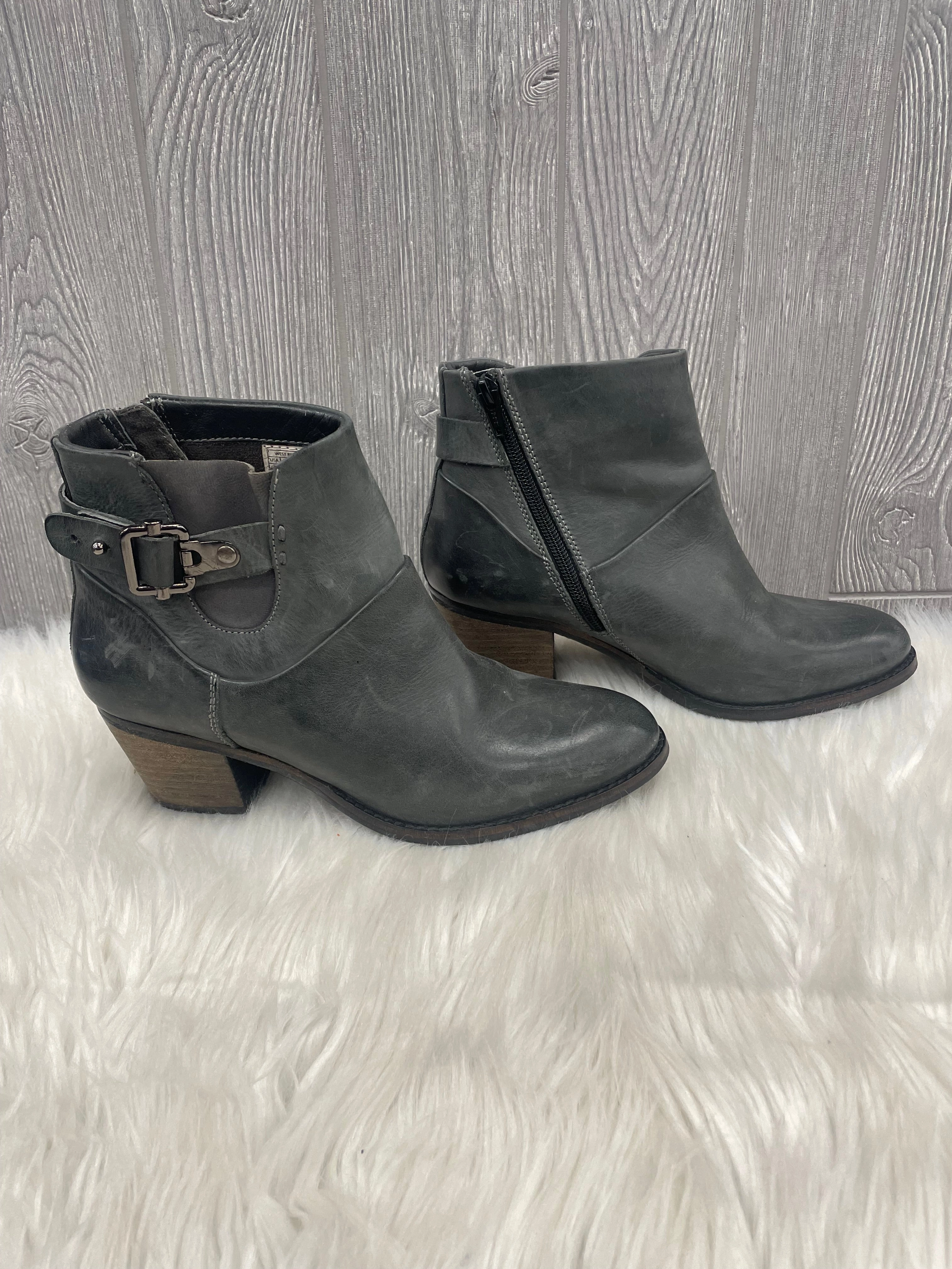 Boots Ankle Heels By Earth In Green, Size: 8 Ankle Boots Water Resistant